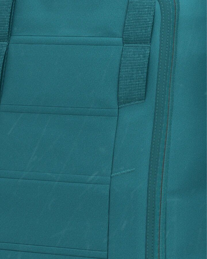 D_b_ Hugger Backpack 30L Midnight Teal
