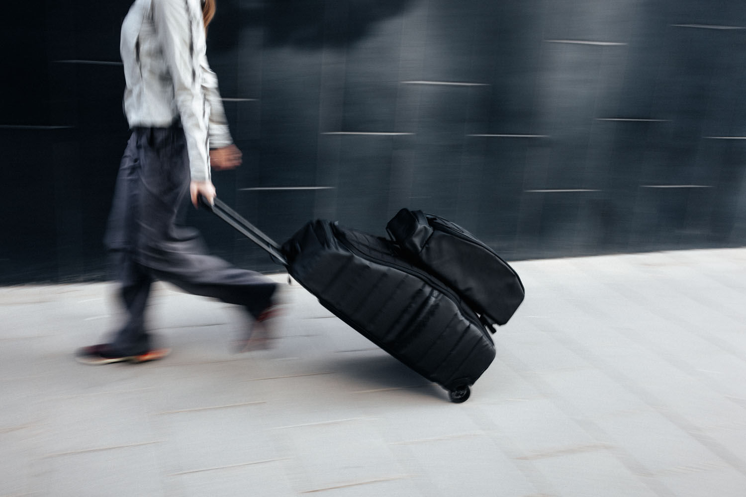 D_b_ Hugger Roller Bag 60L Moss Green