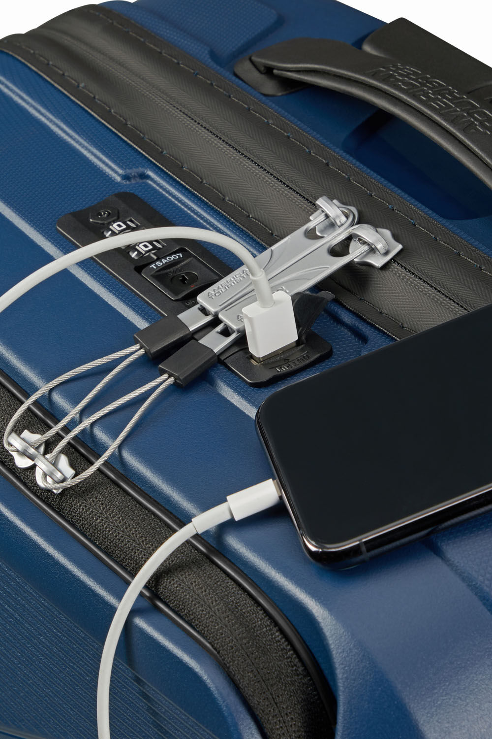 American Tourister Airconic Handgepäck Trolley 55cm mit Fronttasche + GRATIS HOTELGUTSCHEIN Midnight Navy American Tourister Airconic Handgepäck Trolley 55cm mit Fronttasche + GRATIS HOTELGUTSCHEIN Midnight Navy