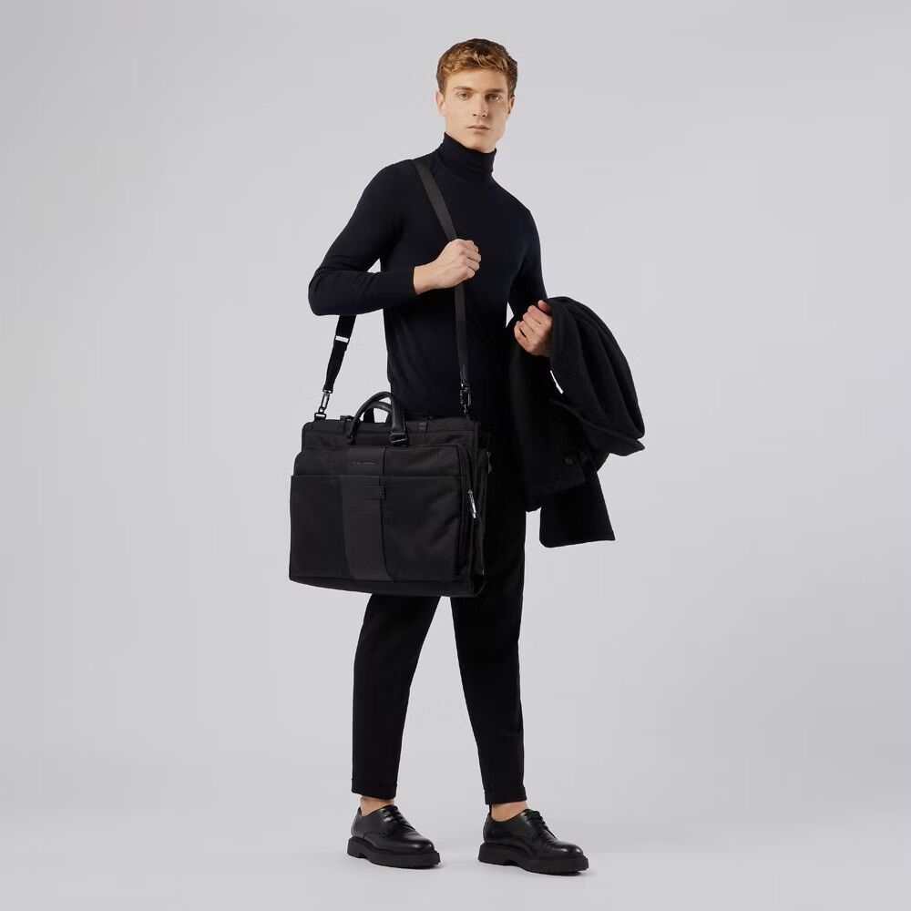 Piquadro Brief 2 Faltbarer Kleidersack aus rezykliertem Stoff schwarz