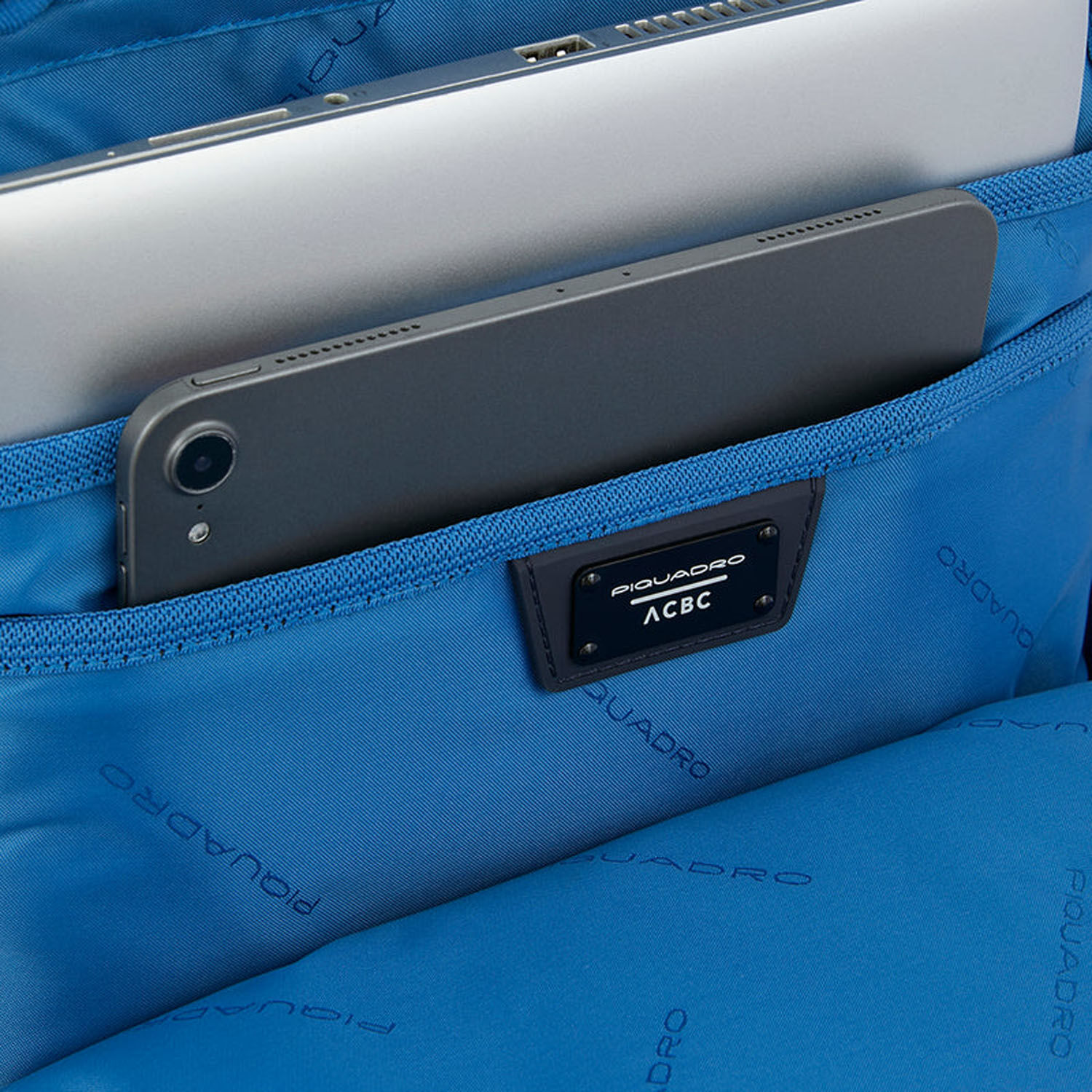 Piquadro Corner 2.0 Laptop-Rucksack 14" mit iPad®Pro 12,9"-fach Blau
