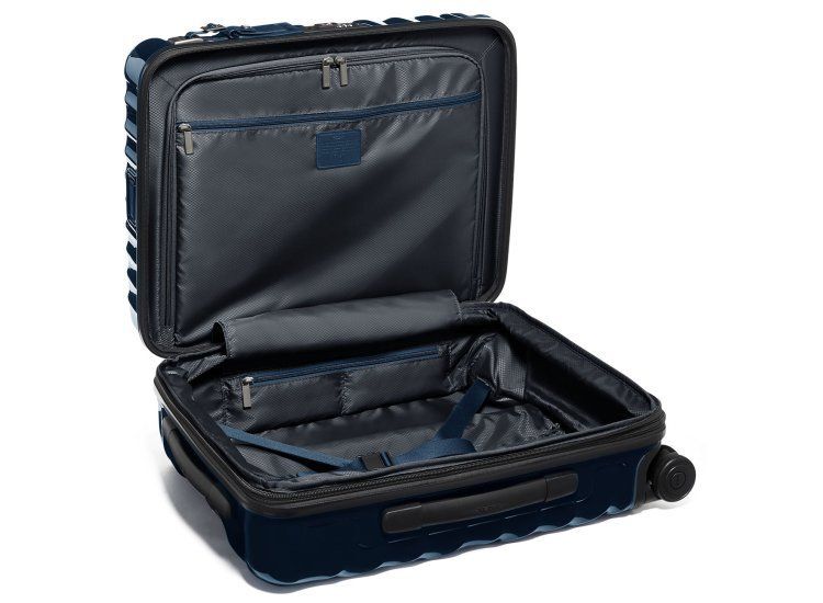 Tumi 19 Degree Continental erweiterbar Handgepäck 55cm, glänzend + GRATIS HOTELGUTSCHEIN Navy Tumi 19 Degree Continental erweiterbar Handgepäck 55cm, glänzend + GRATIS HOTELGUTSCHEIN Navy