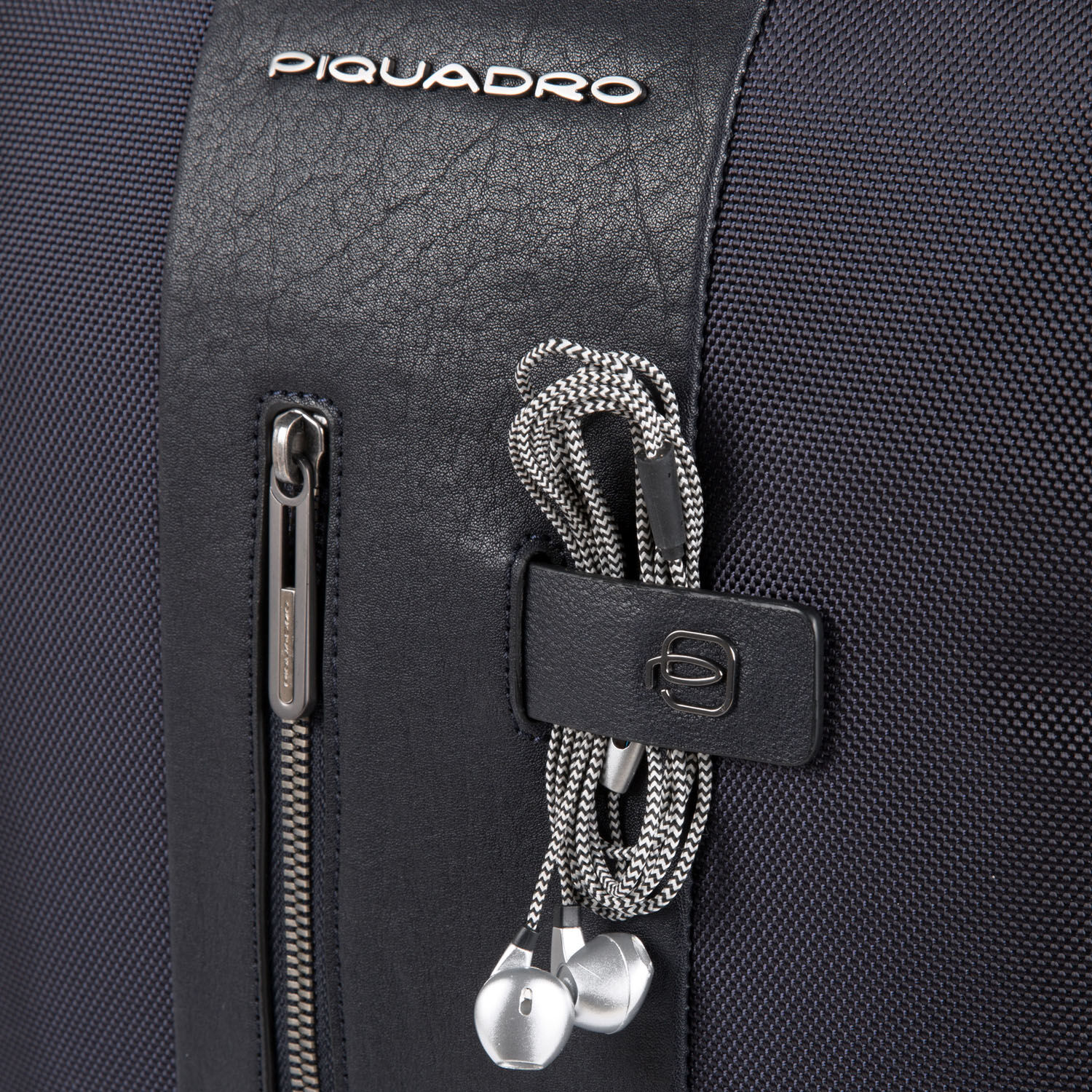 Piquadro Brief Laptoprucksack mit iPad-Fach und Diebstahlsicherung schwarz