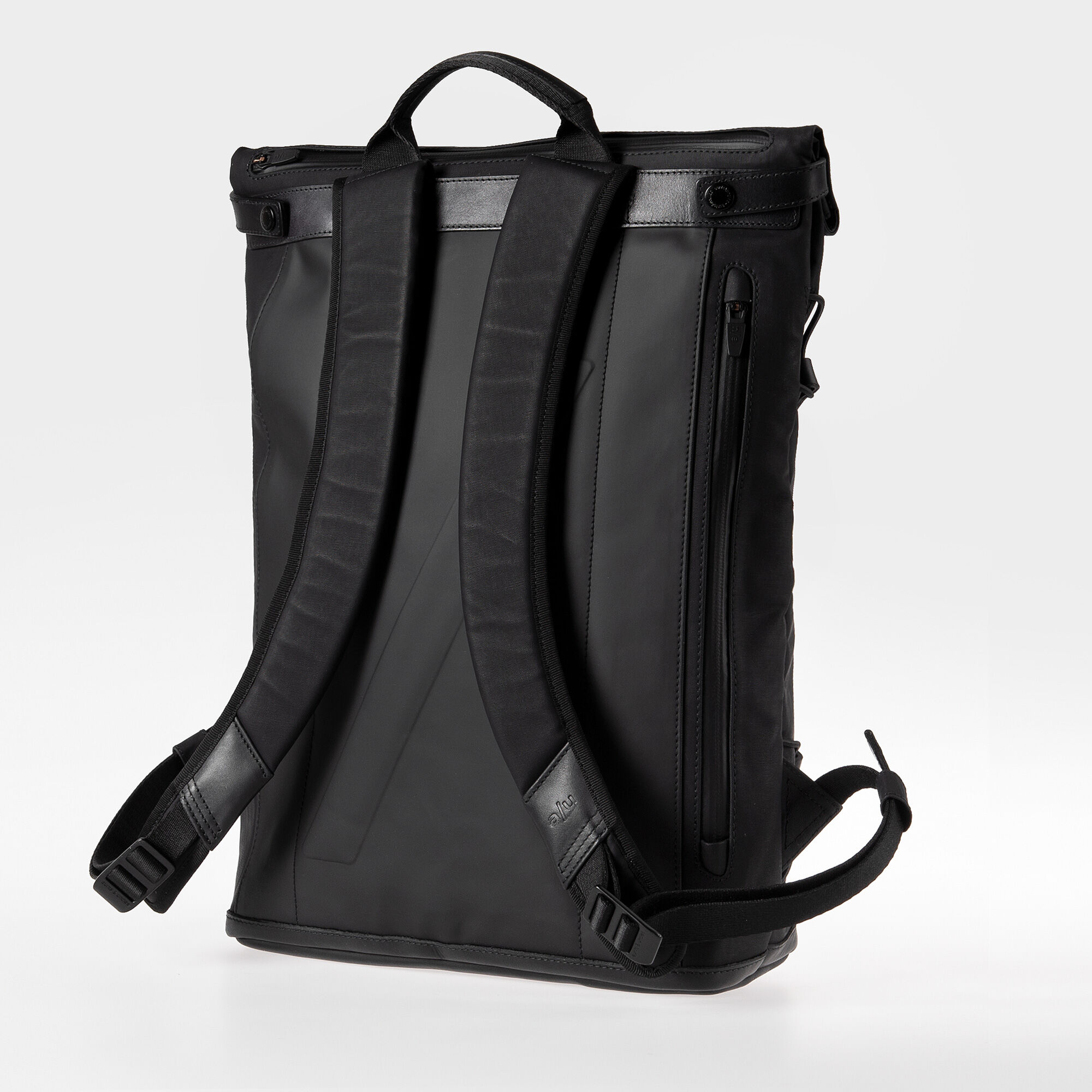 aunts & uncles Japan Osaka Rolltop Rucksack mit 15" Notebookfach black
