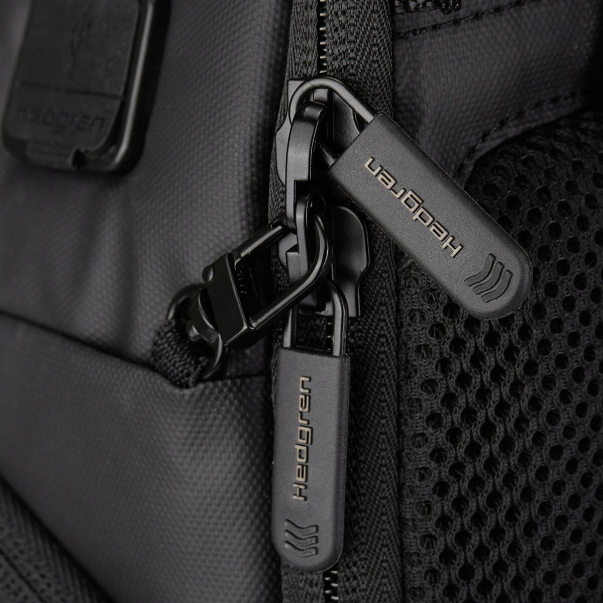 Hedgren Commute TURTLE Backpack/Duffle 15,6" Black