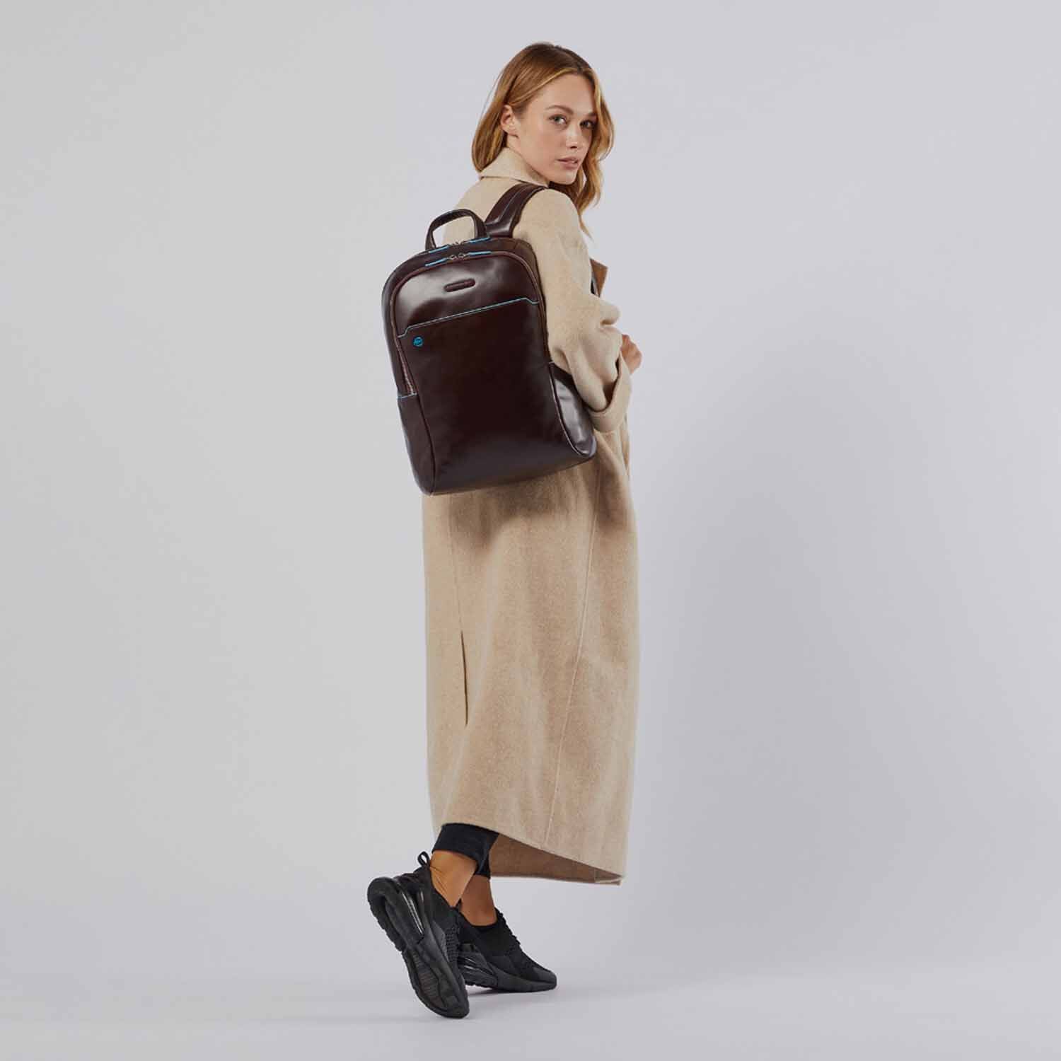 Piquadro Blue Square Großer Laptoprucksack mit 15,6" Notebookfach sabbia sahara Piquadro Blue Square Großer Laptoprucksack mit 15,6" Notebookfach sabbia sahara