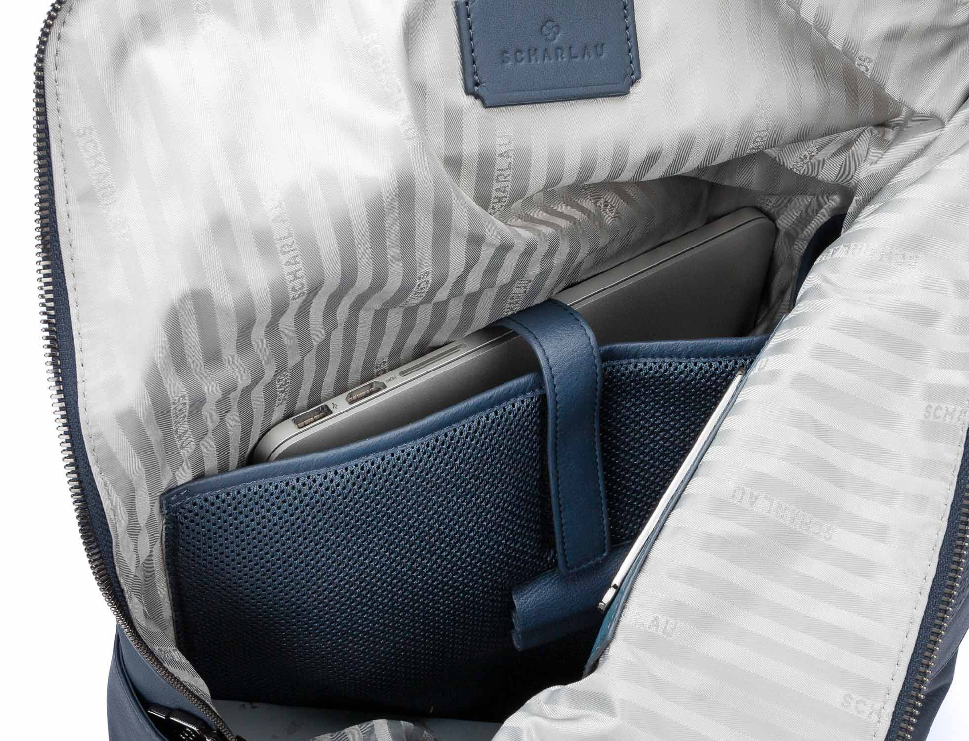 SCHARLAU Slackline SPELTERINI Leder Rucksack für 15,6" Laptopfach Navy Blue SCHARLAU Slackline SPELTERINI Leder Rucksack für 15,6" Laptopfach Navy Blue