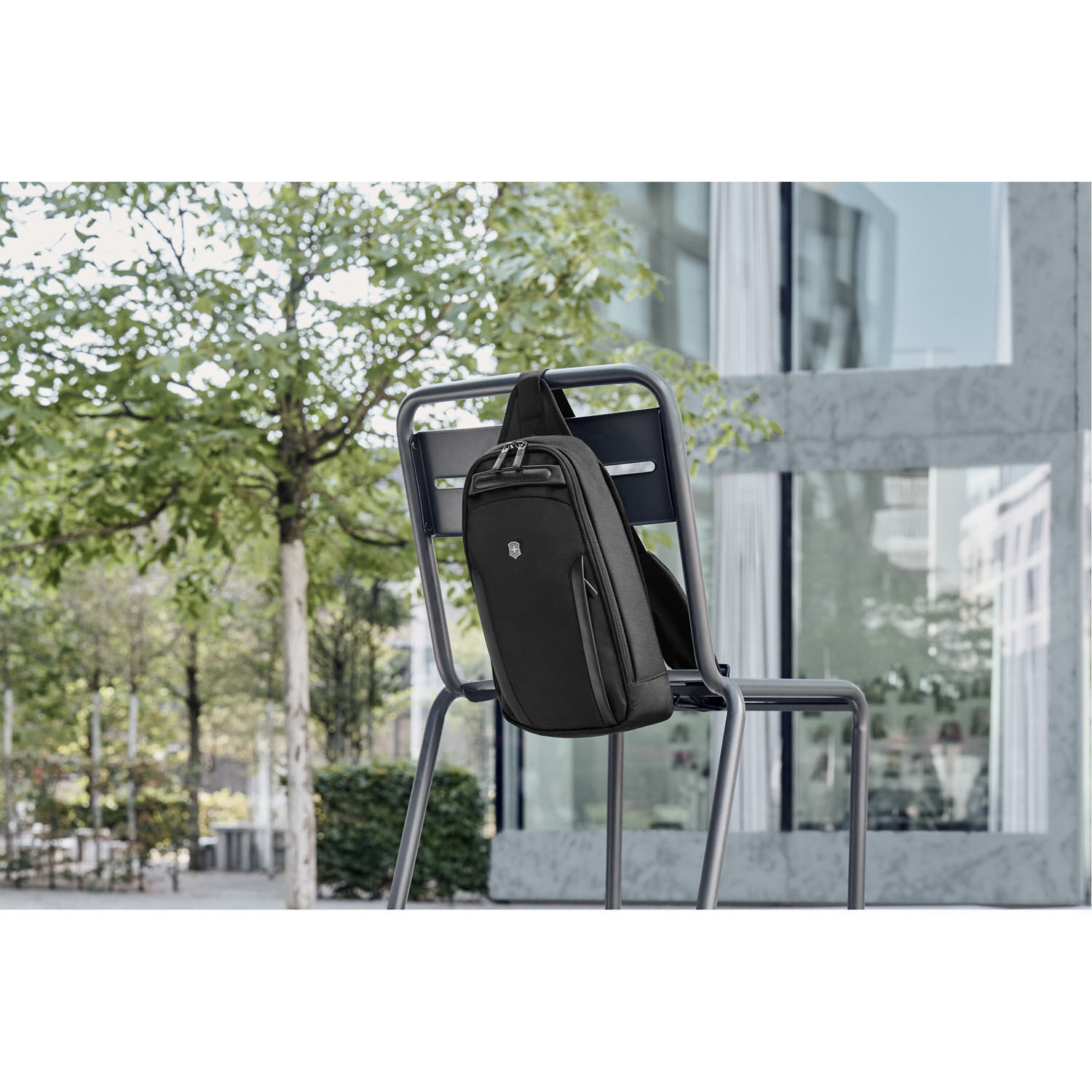 Victorinox Altmont Professional Tablet Sling 10" Victorinox Altmont Professional Tablet Sling 10"