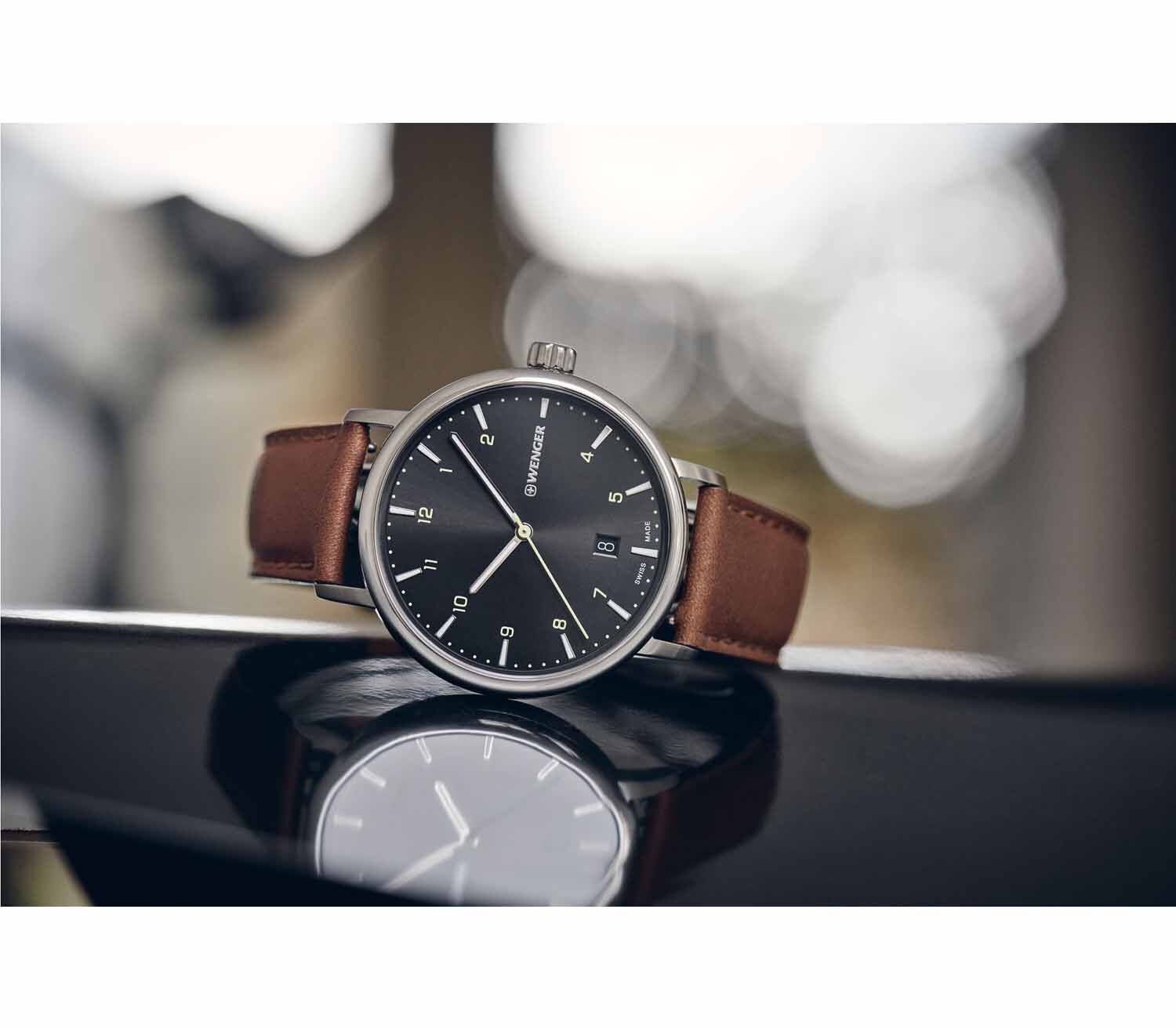 Wenger Urban Classic 40mm Herrenuhr mit Super-LumiNova® schwarz/silber/braun