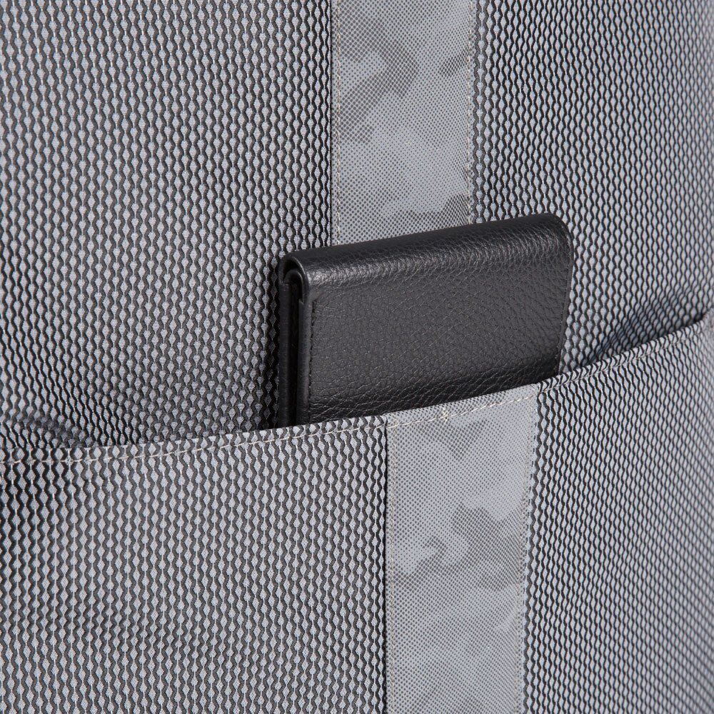 Piquadro PQ-Modular Laptoprucksack 15,6" aus rezykliertem antiviralen-Stoff und Diebstahlsicherung Camo Grigio Piquadro PQ-Modular Laptoprucksack 15,6" aus rezykliertem antiviralen-Stoff und Diebstahlsicherung Camo Grigio