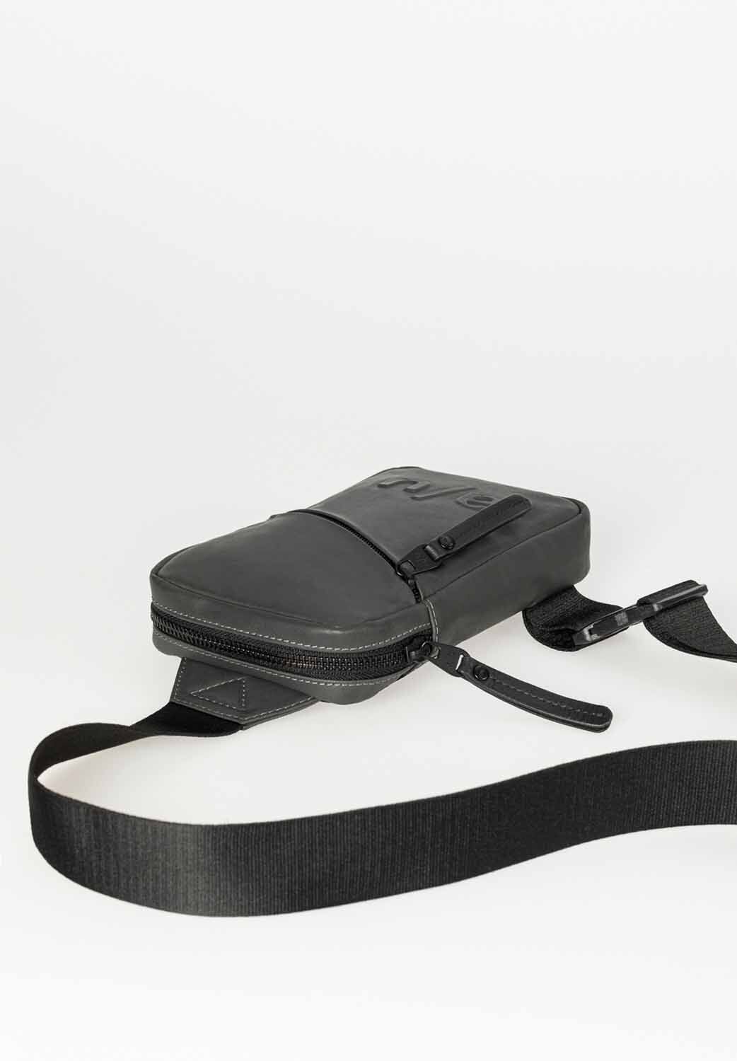 aunts & uncles Japan Iwako Crossbag / Phonebag volcanic ash