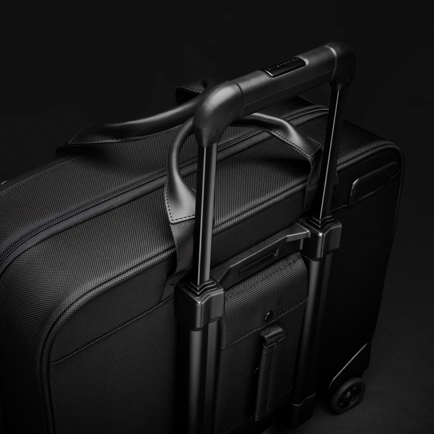 Briggs & Riley Business 2.0 Medium Spinner Brief 4 Wheels Black Briggs & Riley Business 2.0 Medium Spinner Brief 4 Wheels Black