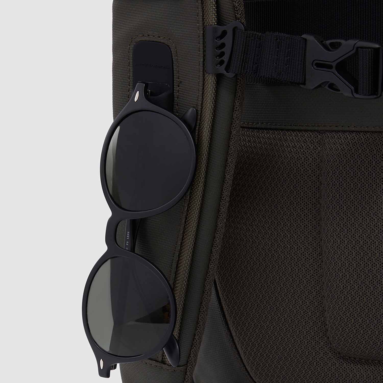 Piquadro Hìdor LED Laptop-Rucksack mit 15,6" Laptopfach und wasserdichter Tasche Blau