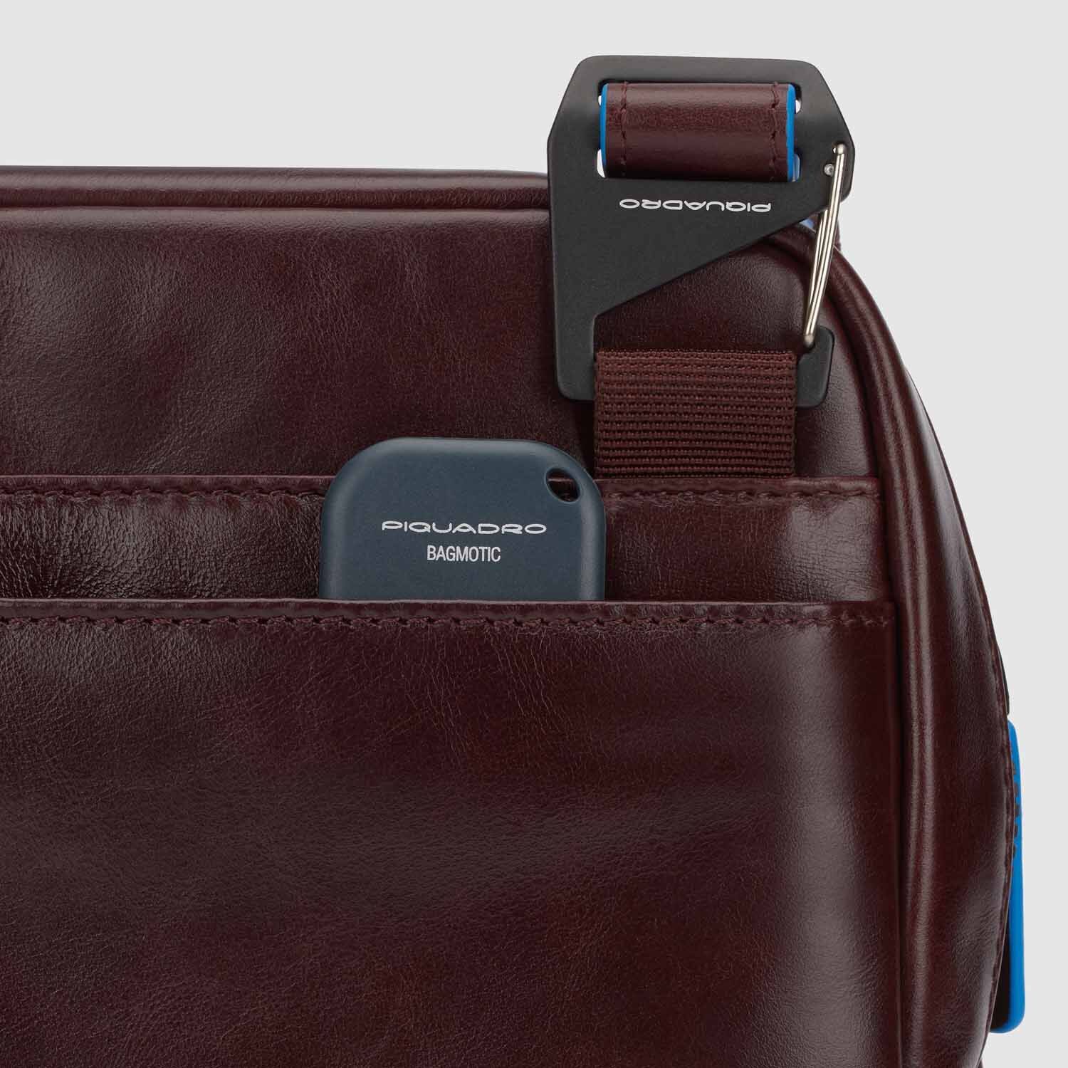 Piquadro Blue Square Revamp Umhängetasche mit iPad®-Fach Mahagoni