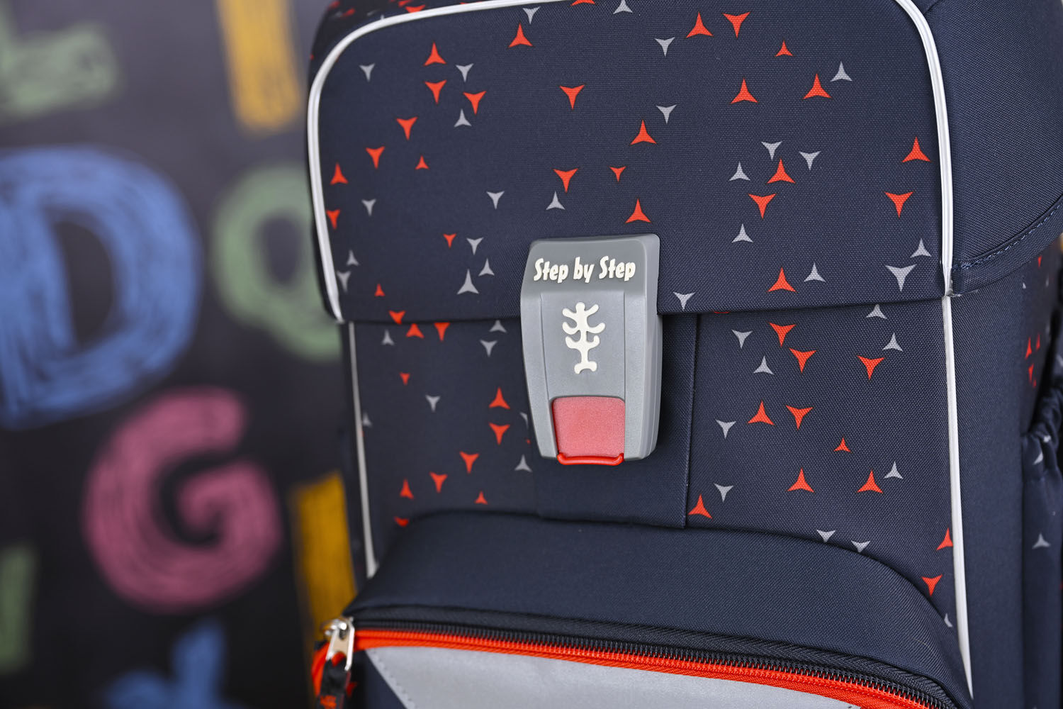 Step by Step BASIS Schulranzen 4-teiliges Set Anthrazit Triangles