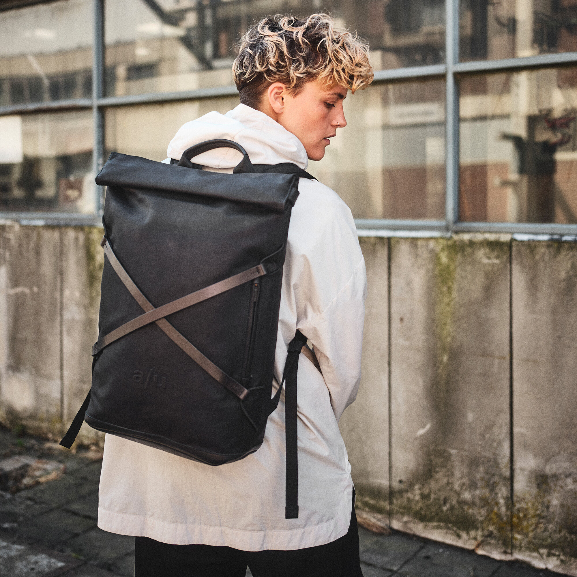 aunts & uncles Japan Osaka Rolltop Rucksack mit 15" Notebookfach black