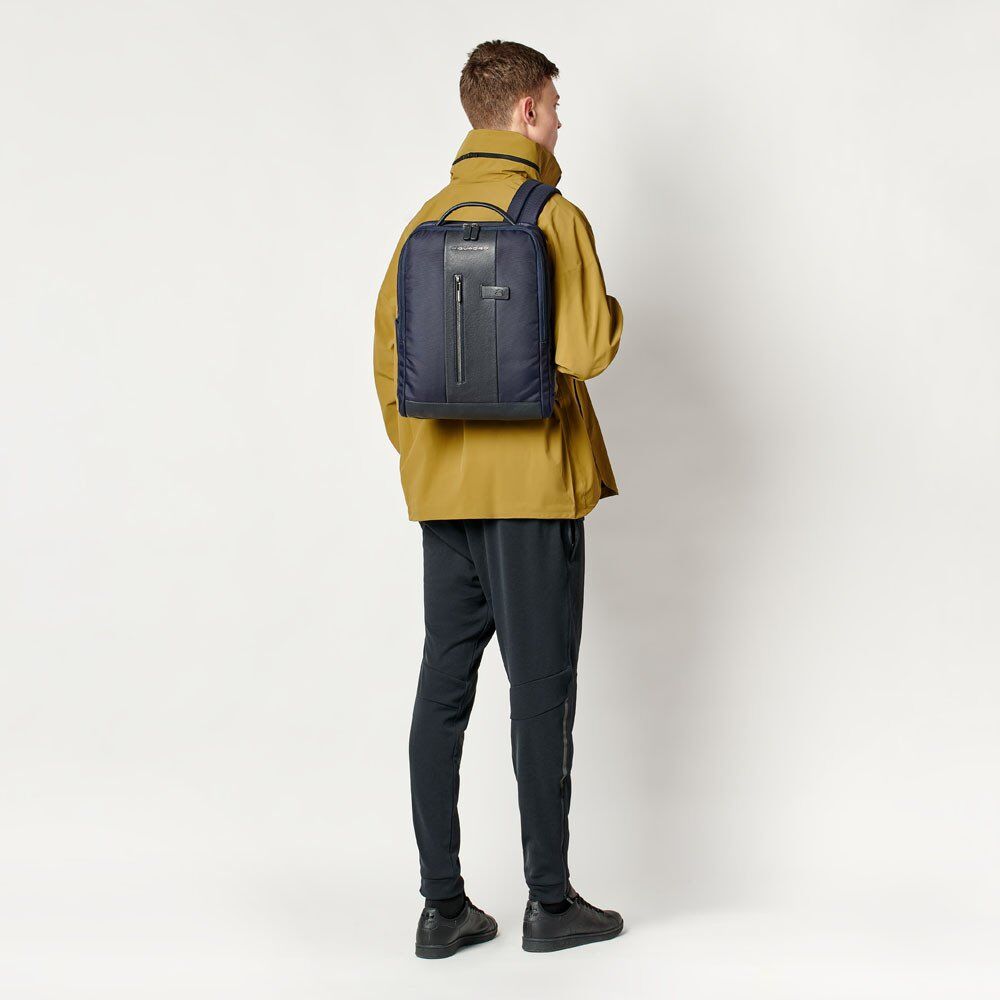 Piquadro Brief 2 Laptoprucksack 15,6" aus rezykliertem Stoff mit iPad Blau Piquadro Brief 2 Laptoprucksack 15,6" aus rezykliertem Stoff mit iPad Blau