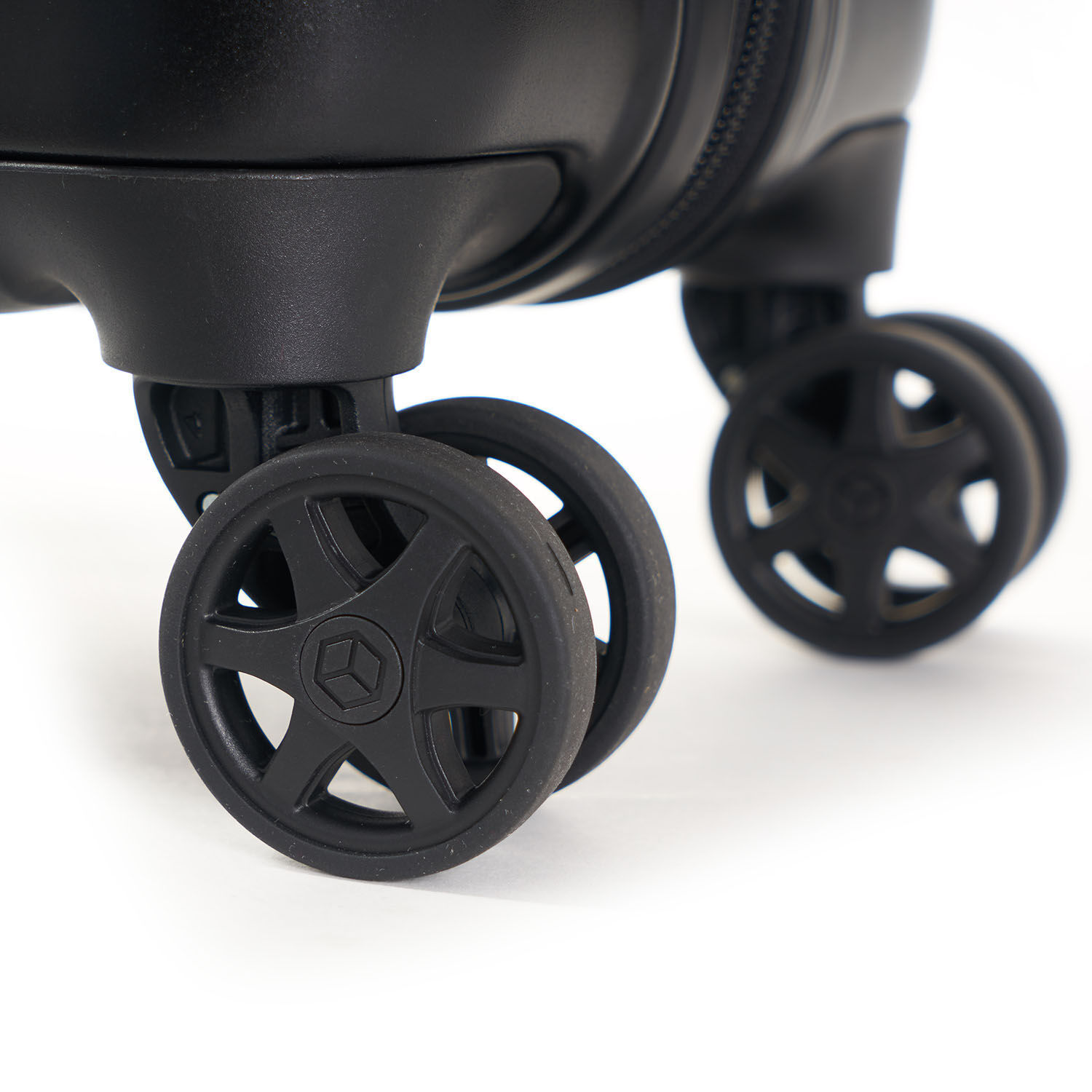 Hedgren Edge Carve XS Cabin Trolley, 4 Rollen, 55cm Black Hedgren Edge Carve XS Cabin Trolley, 4 Rollen, 55cm Black