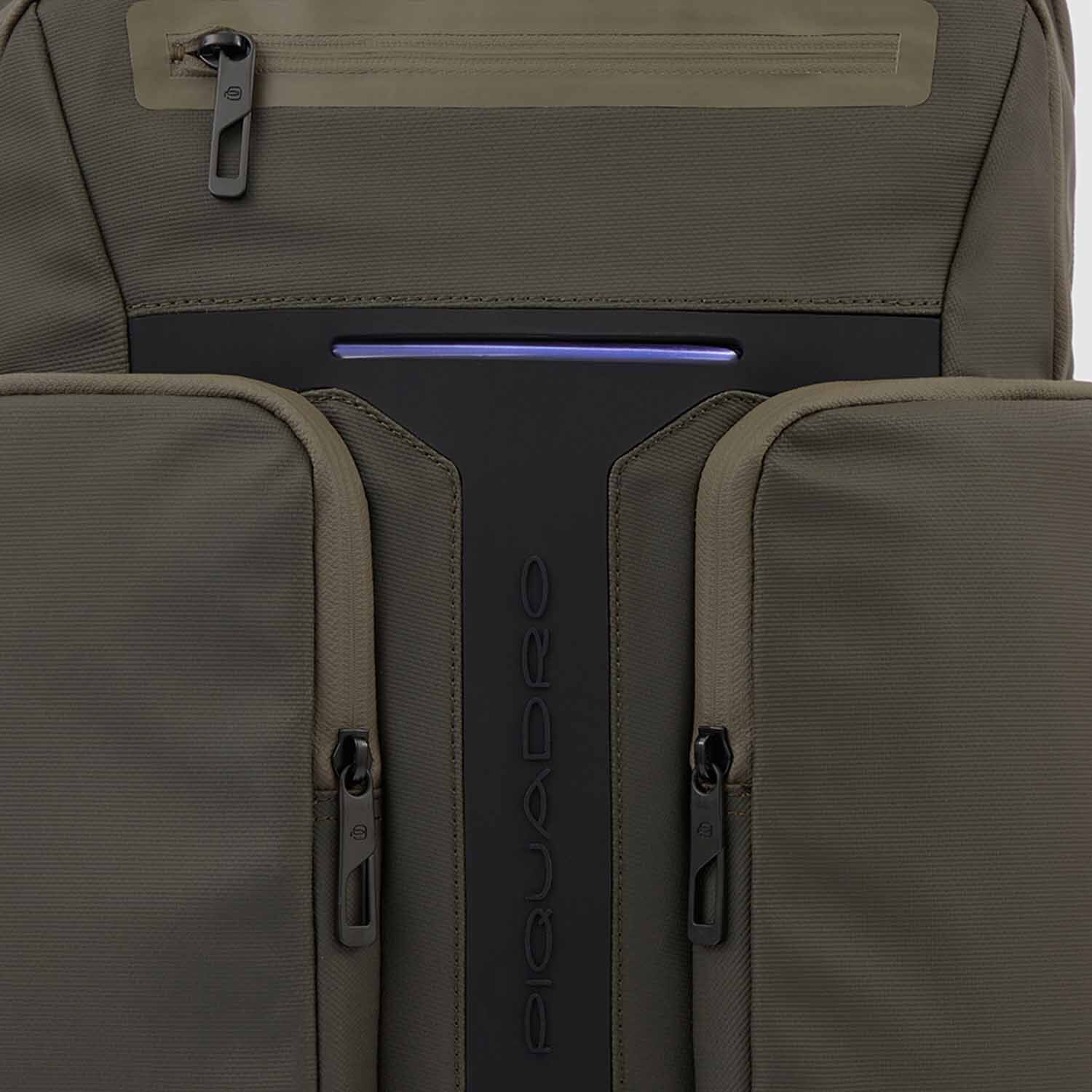 Piquadro Hìdor LED Laptop-Rucksack mit 15,6" Laptopfach und wasserdichter Tasche Blau