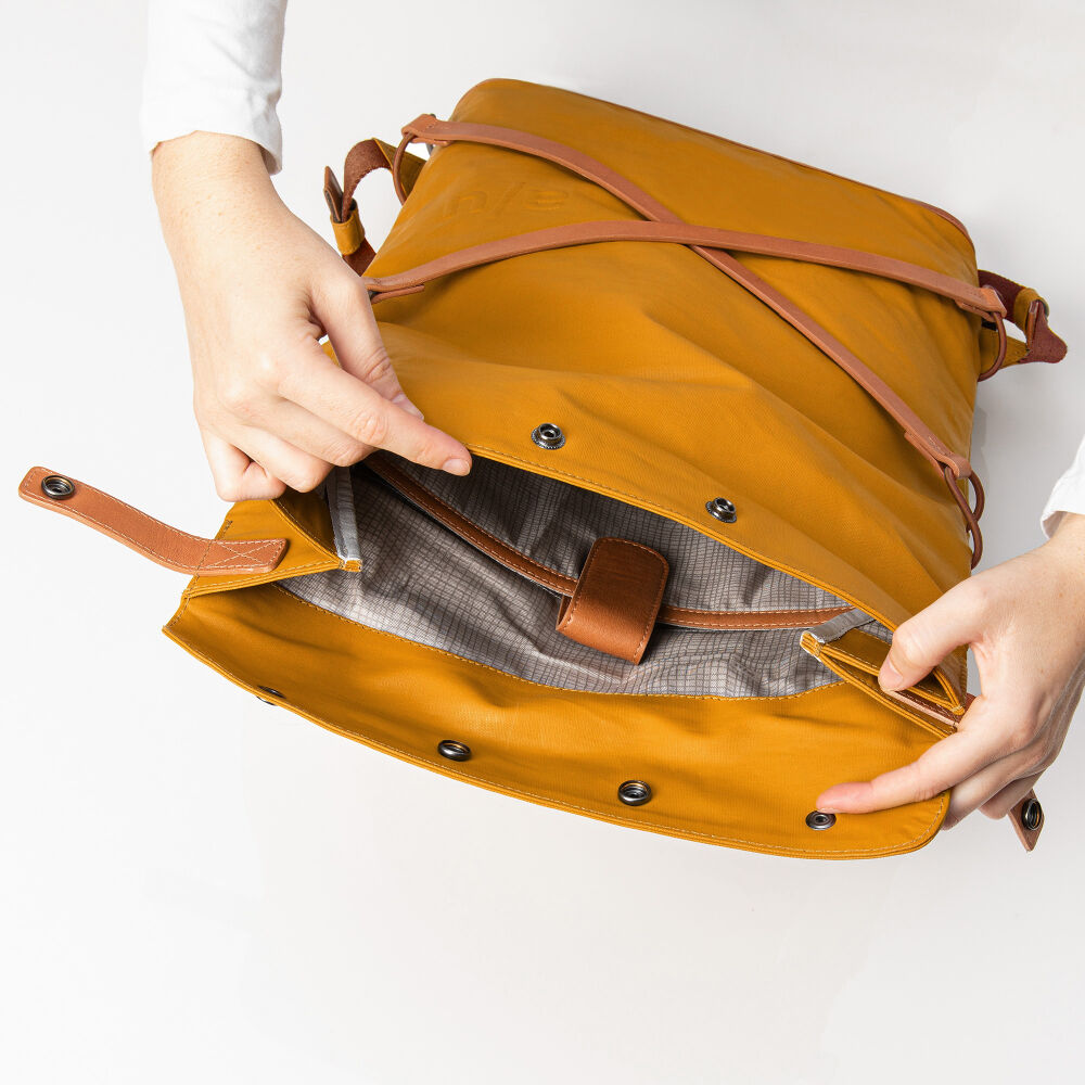 aunts & uncles Japan Yokohama Rolltop Rucksack mit 13" Notebookfach butterscotch