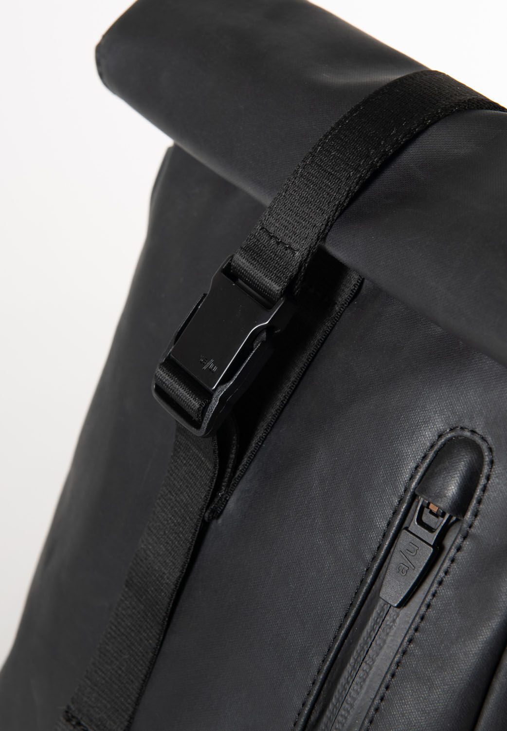 aunts & uncles Japan RE Kuji Rolltoptasche Black aunts & uncles Japan RE Kuji Rolltoptasche Black