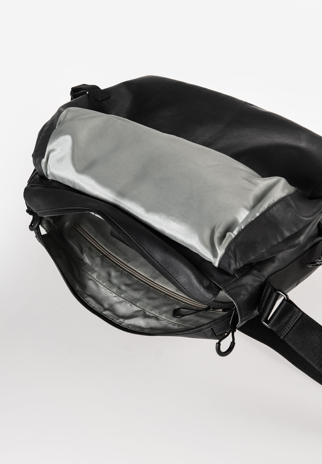 aunts & uncles Japan RE Yamakuni Kuriertasche Black