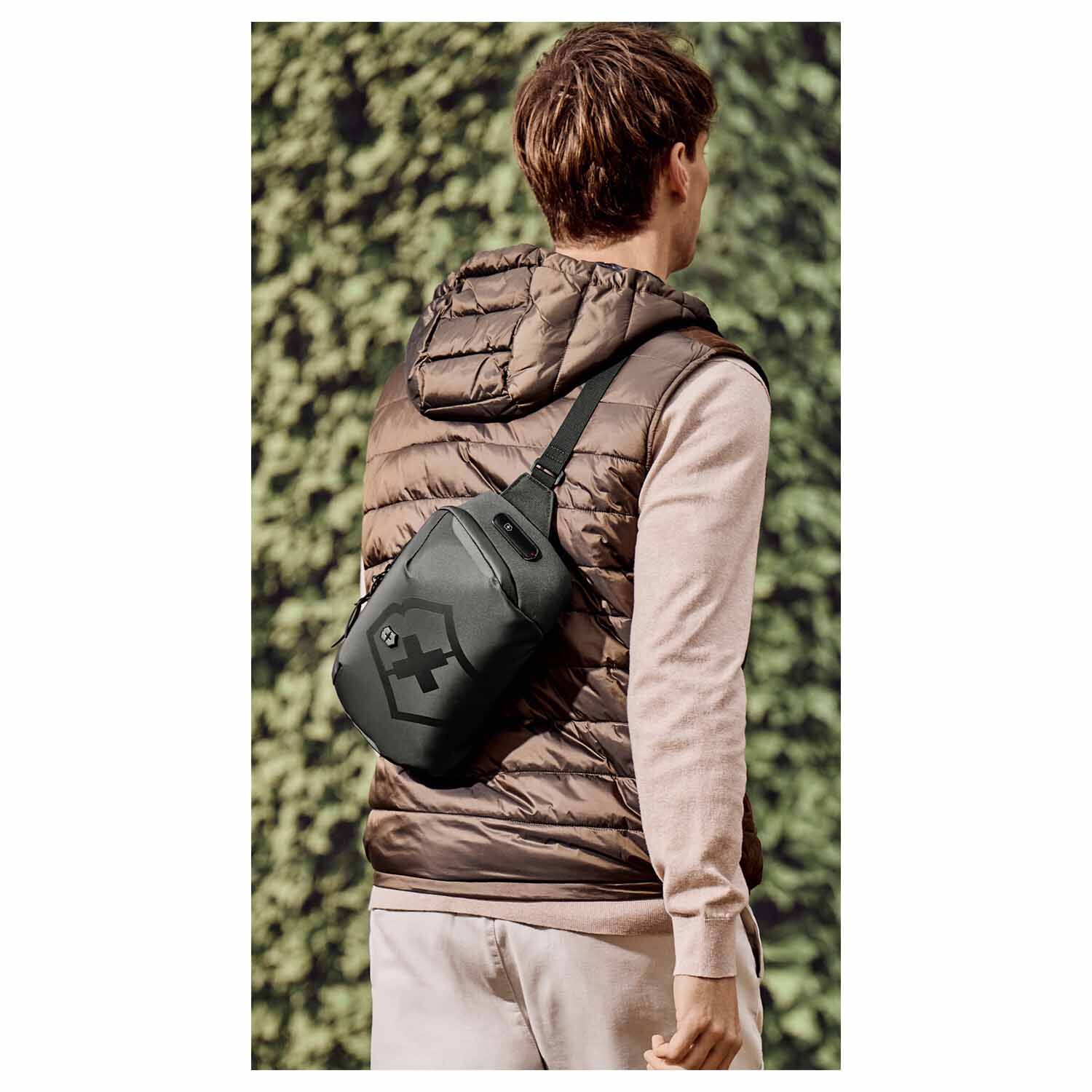 Victorinox Touring 2.0 Sling Bag Black Victorinox Touring 2.0 Sling Bag Black