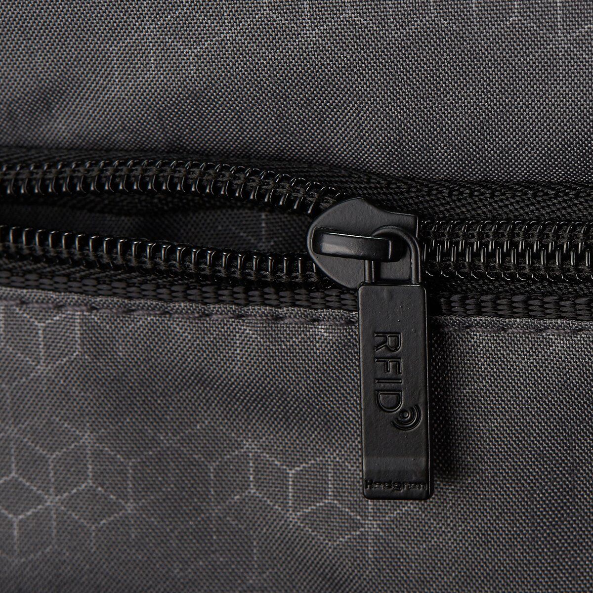 Hedgren Commute SUBURBANITE Rucksack 15,6" Laptopfach Black