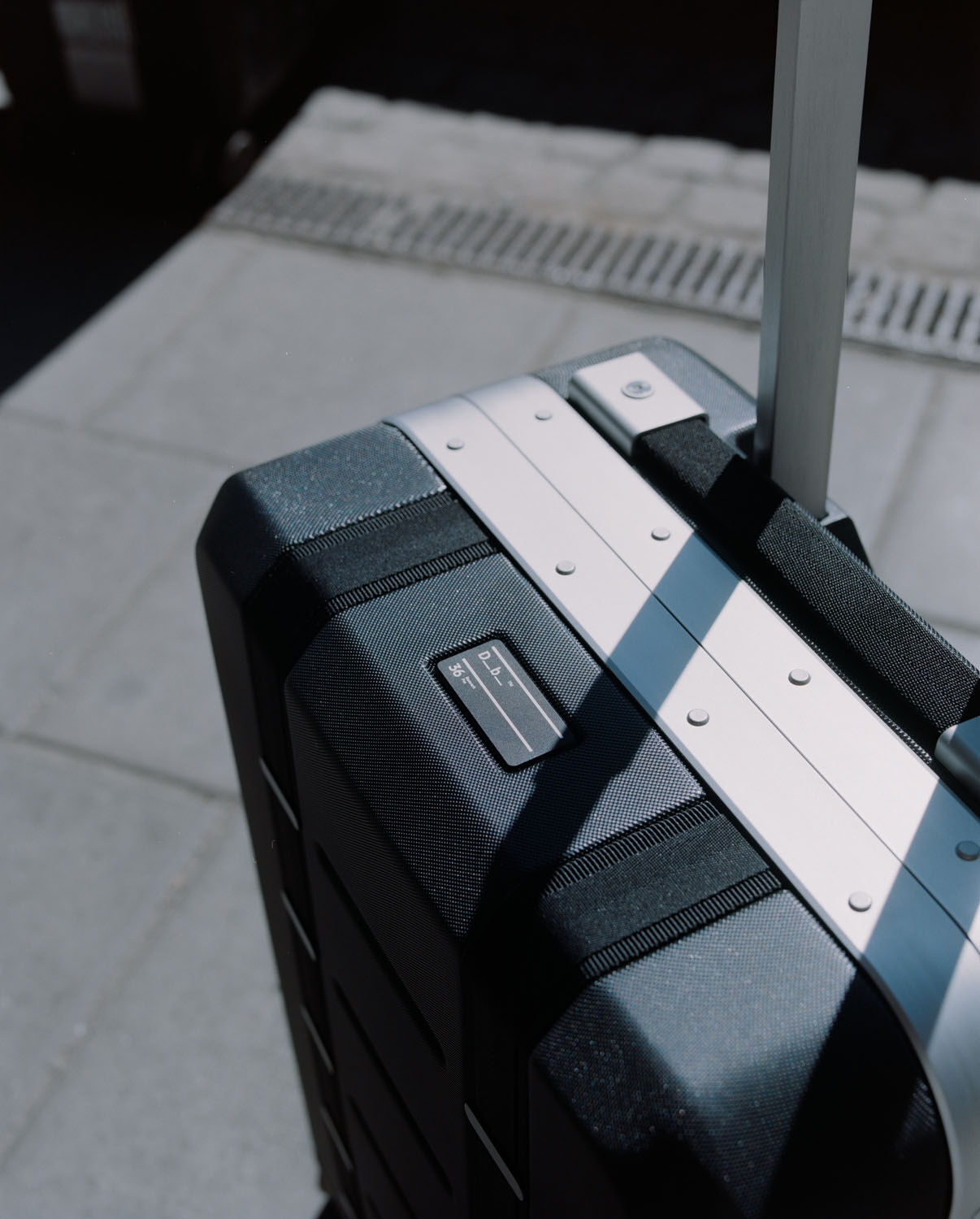 D_b_ Ramverk Pro Check-in Luggage Medium mit Aluminiumrahmen Silver