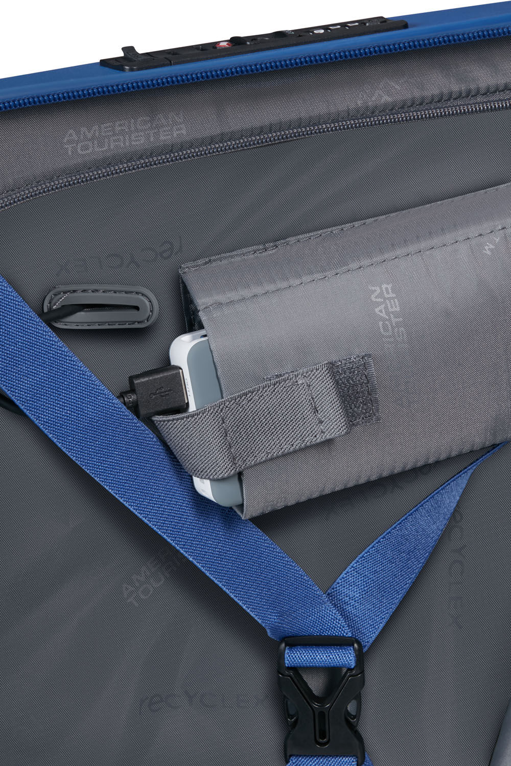 American Tourister Novastream Trolley 55cm mit 4 Rollen, erweiterbar Navy Blue American Tourister Novastream Trolley 55cm mit 4 Rollen, erweiterbar Navy Blue