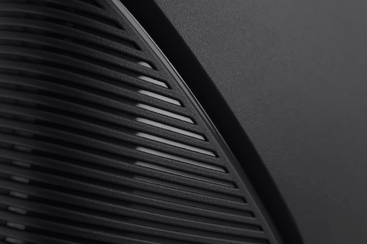 IMPACKT IP1 Koffer M, 4-Rollen Iron grey