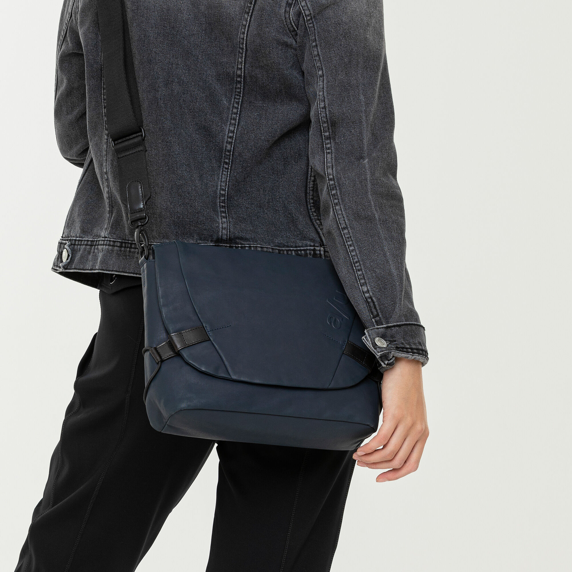 aunts & uncles Japan Sendai Umhängetasche sage green