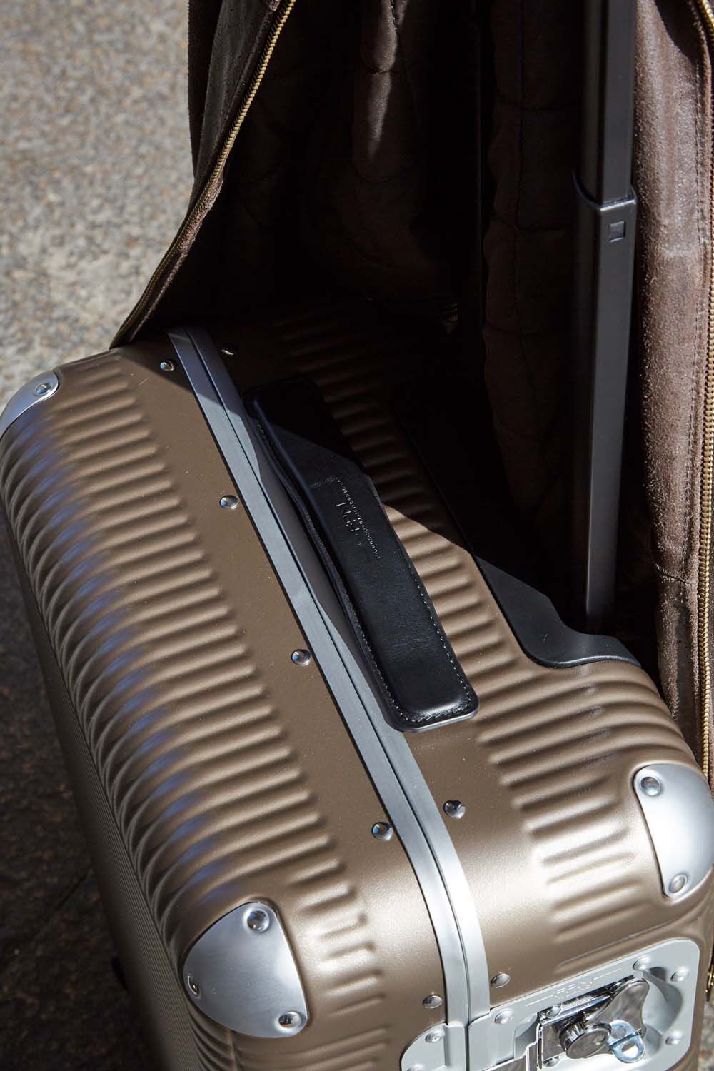 FPM Bank Light Spinner 53 Matt Almond FPM Bank Light Spinner 53 Matt Almond