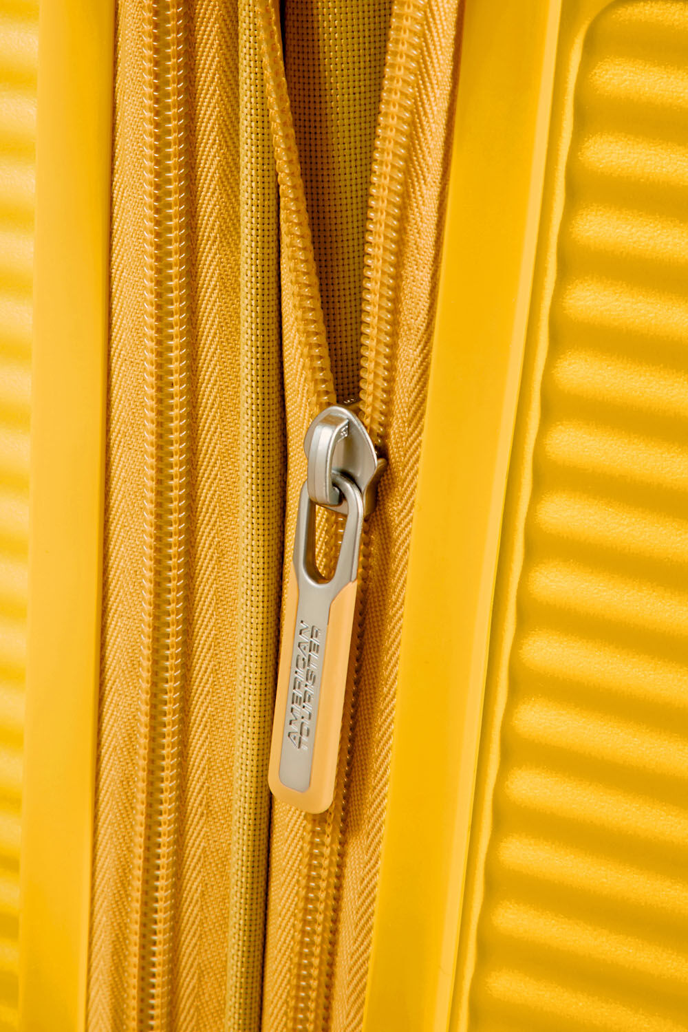 American Tourister Soundbox 4-Rollen-Trolley L 77cm, erweiterbar Golden Yellow American Tourister Soundbox 4-Rollen-Trolley L 77cm, erweiterbar Golden Yellow