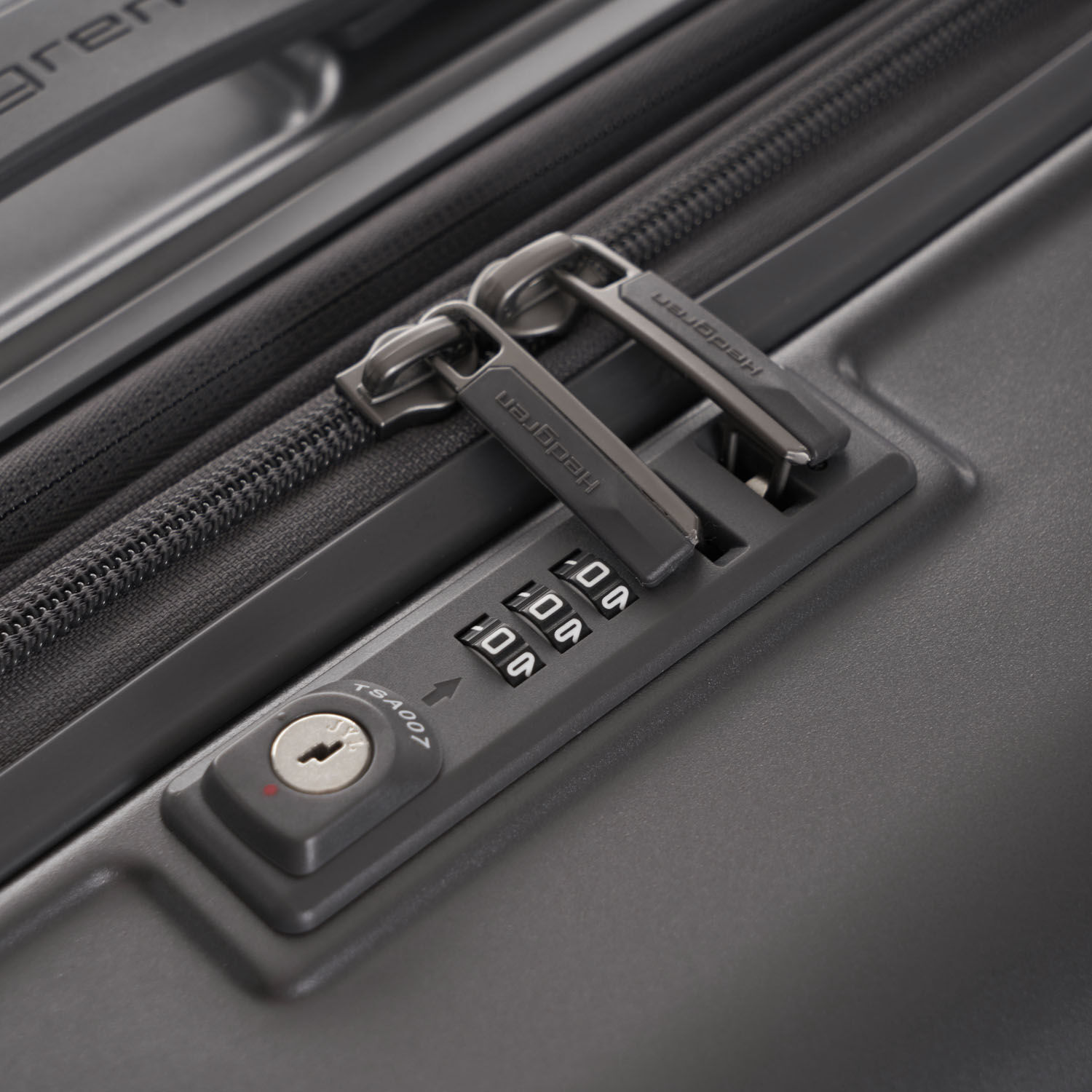 Hedgren Edge Carve M Expandable 4-Rollen-Trolley 67cm Charcoal