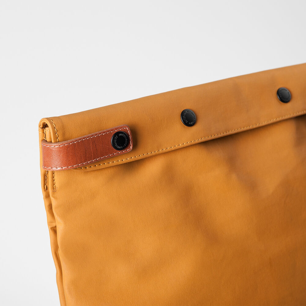 aunts & uncles Japan Osaka Rolltop Rucksack mit 15" Notebookfach butterscotch