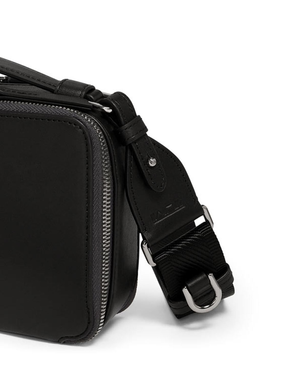 Tumi Voyageur Myla Umhängetasche/ Crossbody Black/Gunmetal