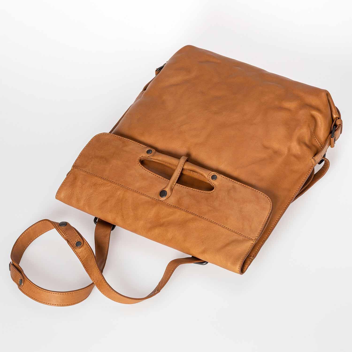 aunts & uncles Grandma's Luxury Club Mrs. Apple Strudel Multifunktional: Rucksack/Umhängetasche caramel