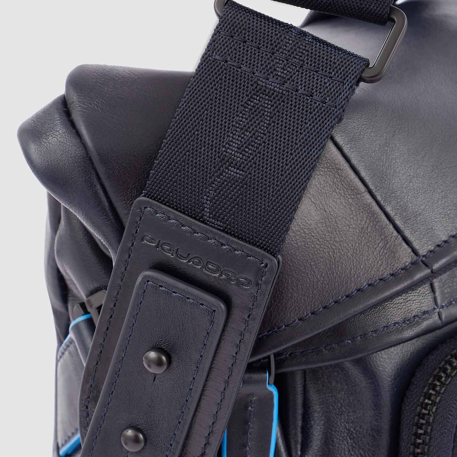 Piquadro Blue Square Revamp Fahrrad Laptopkuriertasche 14" Laptop-Fach Nachtblau