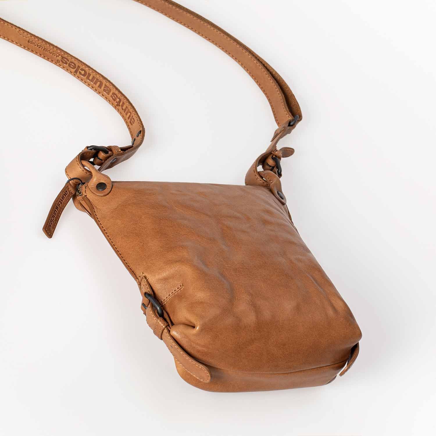 aunts & uncles Grandma's Luxury Club Mrs. Chocolate Cookie Umhängetasche caramel