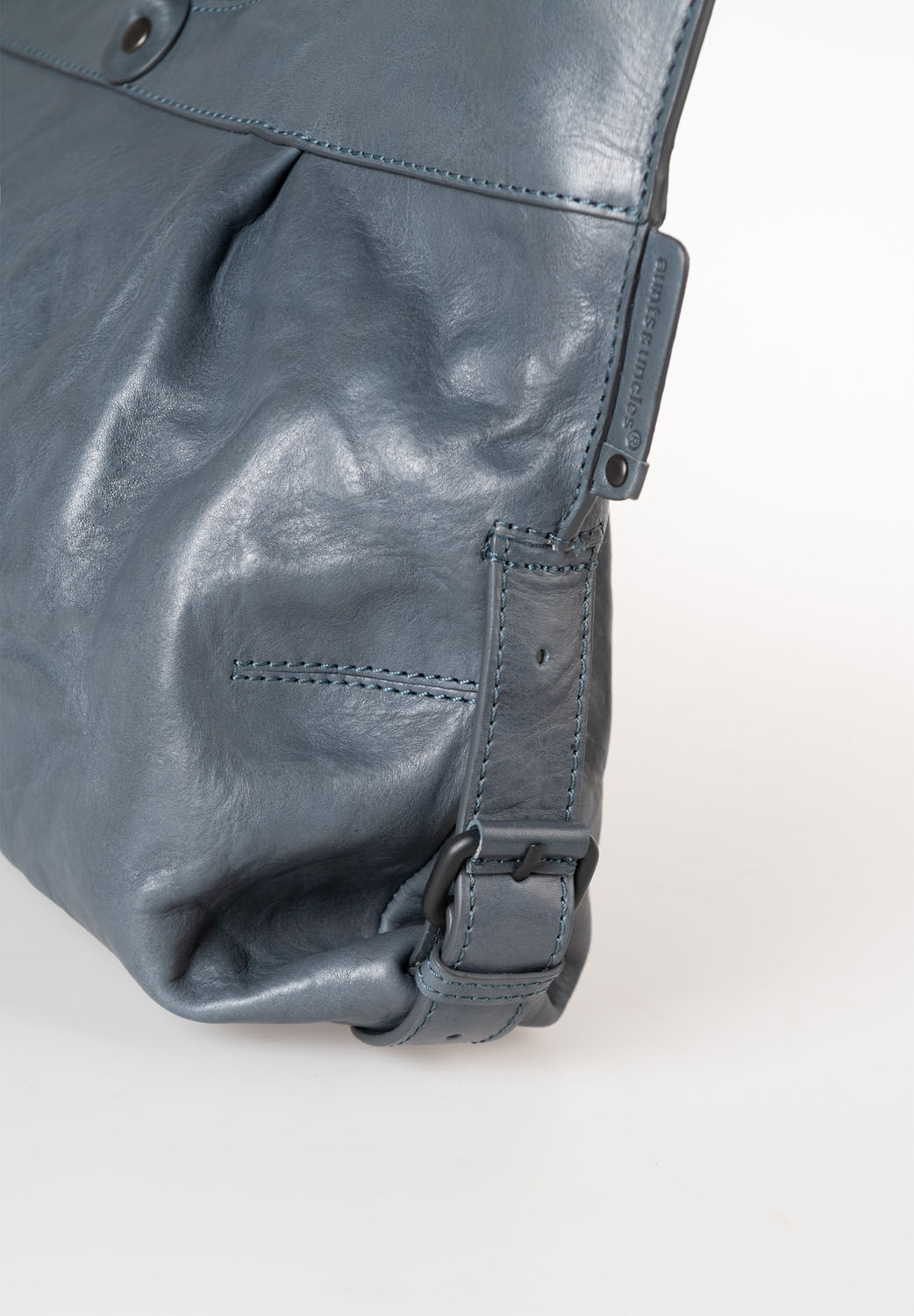 aunts & uncles Grandma's Luxury Club Mrs. Muffin Umhängetasche wind