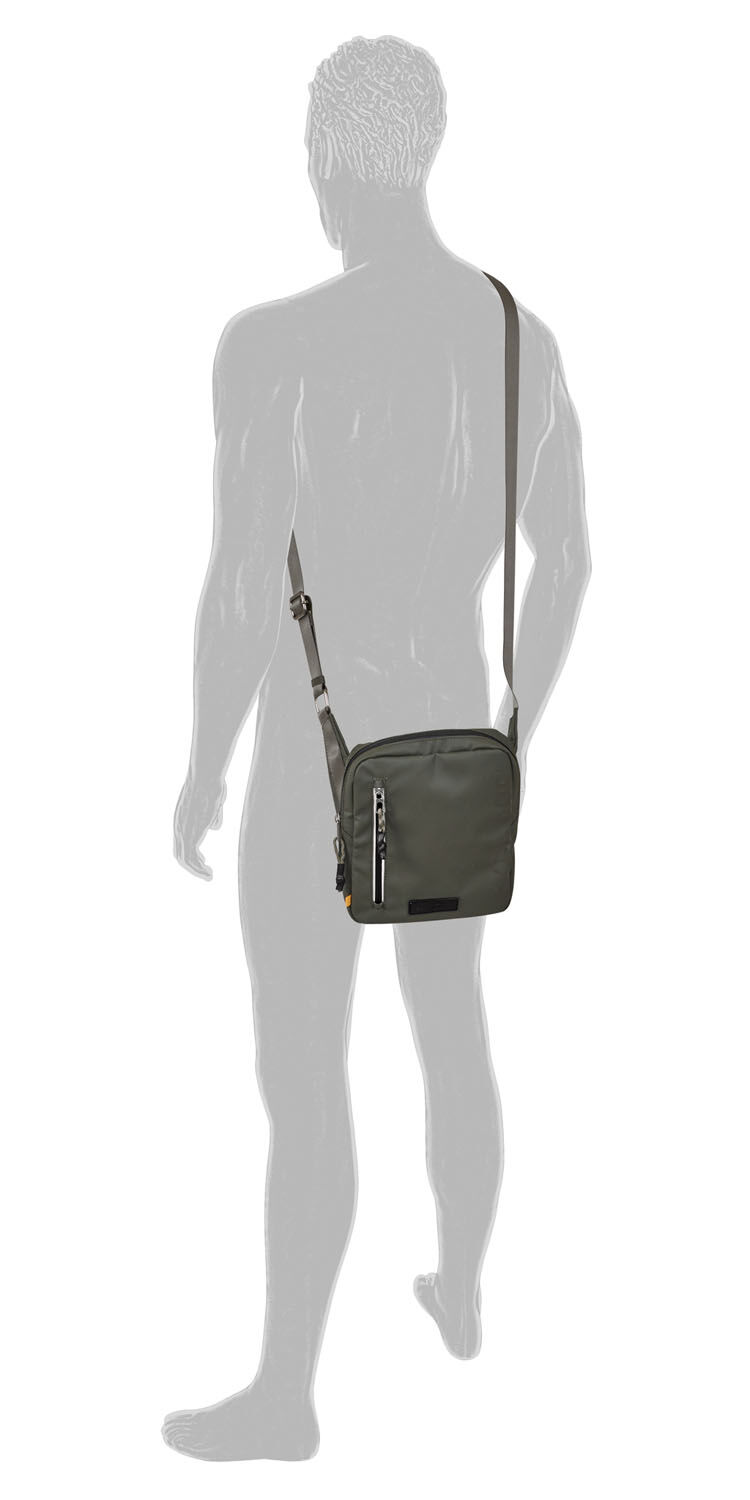 Camel Active Explore Cross Bag S aus recyceltem Nylon Khaki