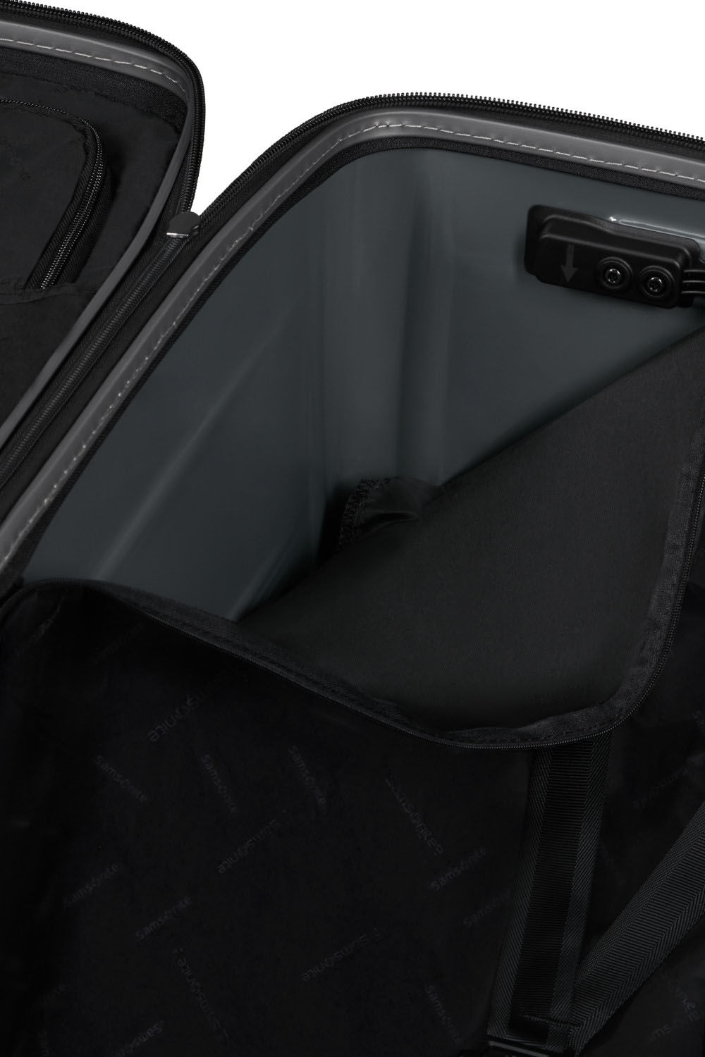 Samsonite Nuon Trunk 80cm Matt Silver Samsonite Nuon Trunk 80cm Matt Silver