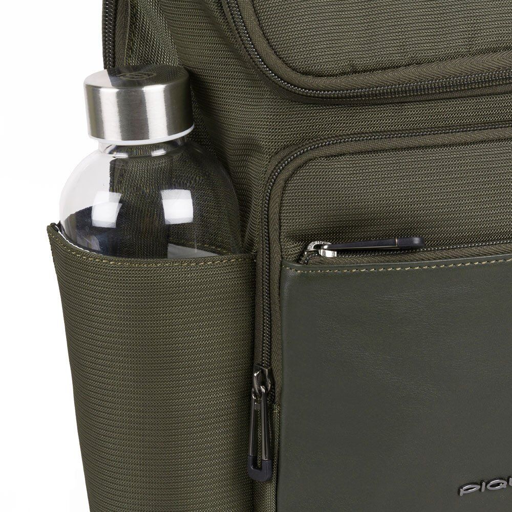 Piquadro Macbeth Laptoprucksack 14" aus Leder und mit recyceltem Stoff Olivgrün