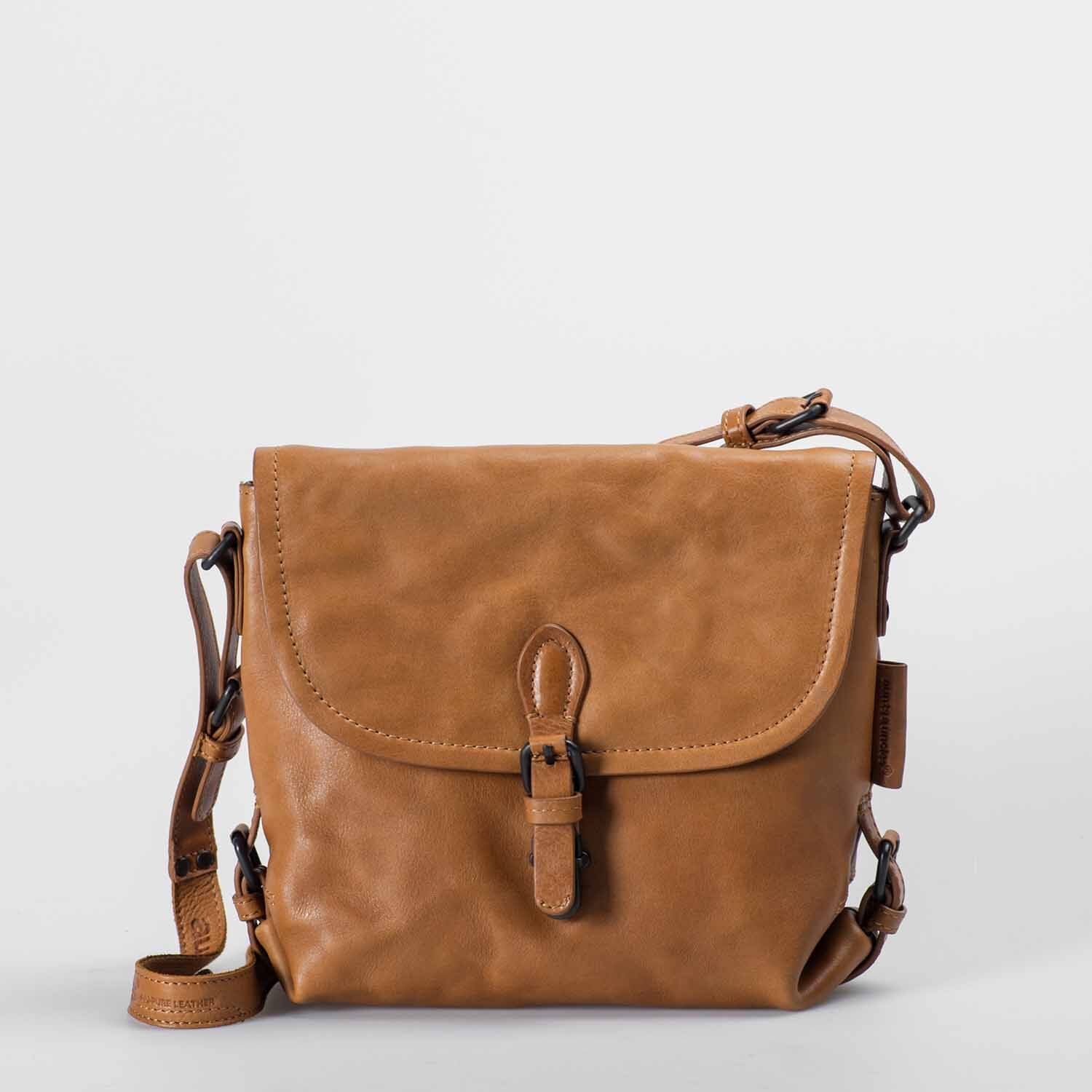 aunts & uncles Grandma's Luxury Club Mrs. Puff Pie Umhängetasche