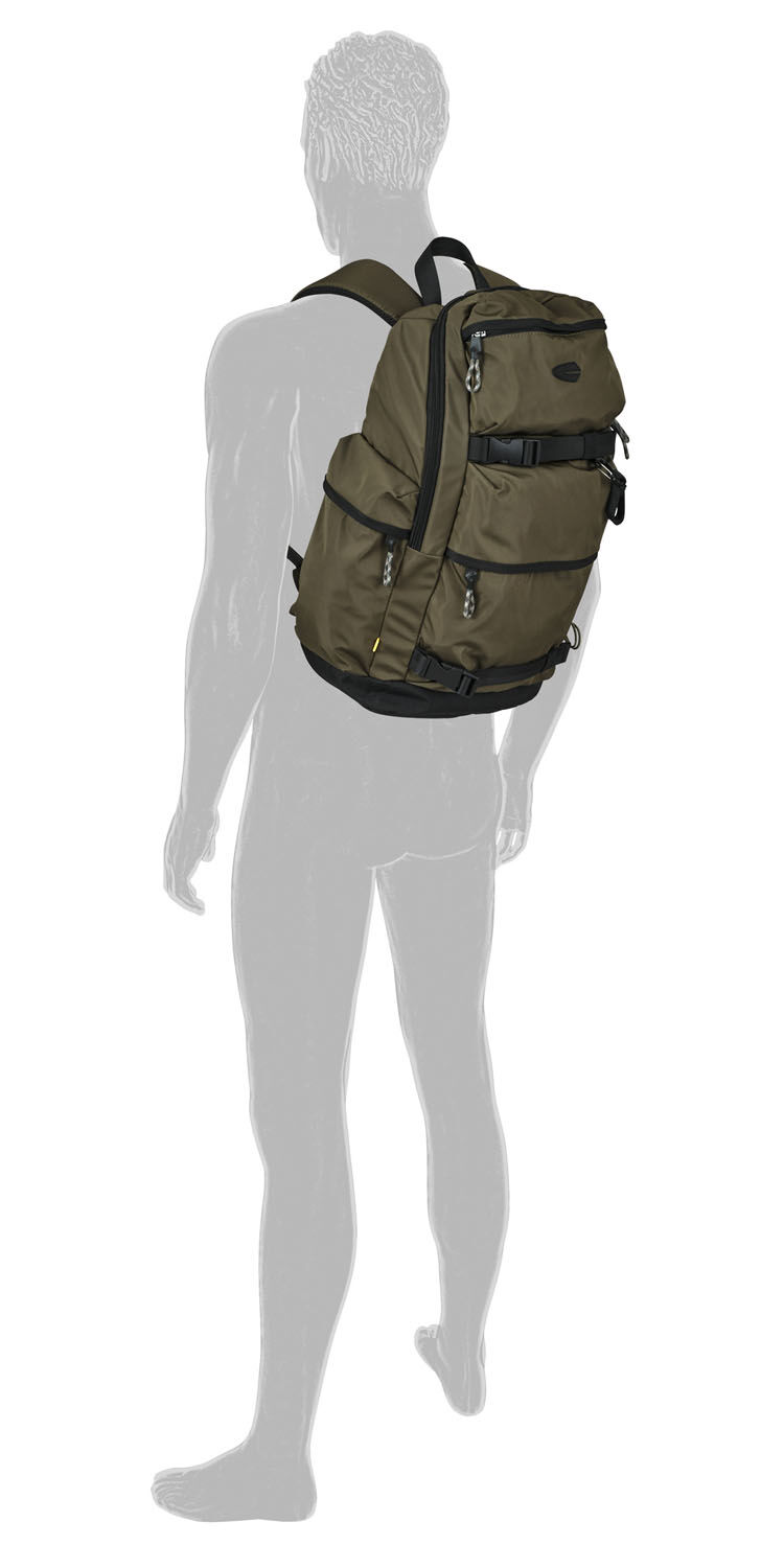 Camel Active Terra Backpack L aus recyceltem Nylon 4222 Khaki