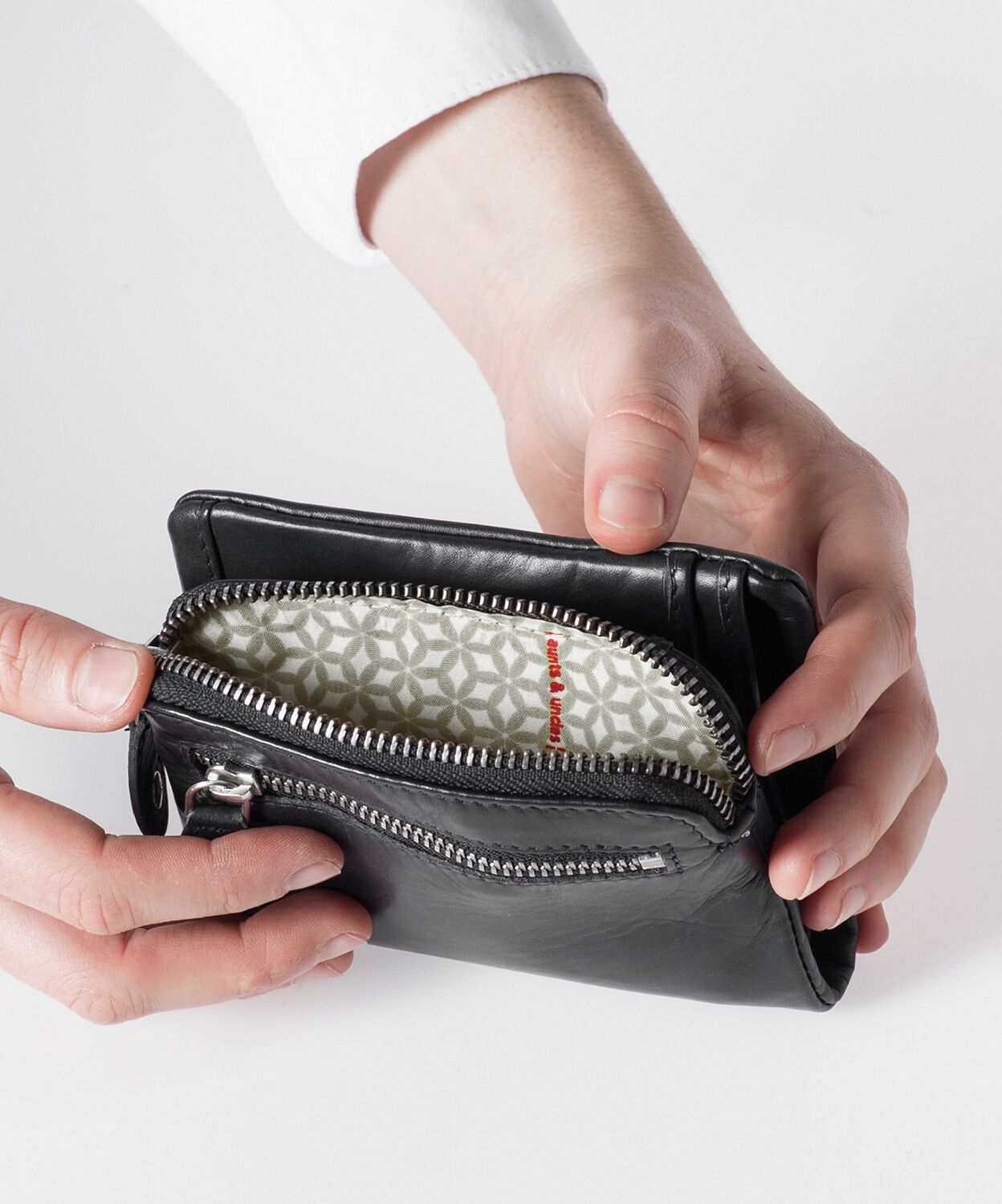 aunts & uncles Jamie´s Orchard Cherry Geldbörse mit Druckknopf circular grey