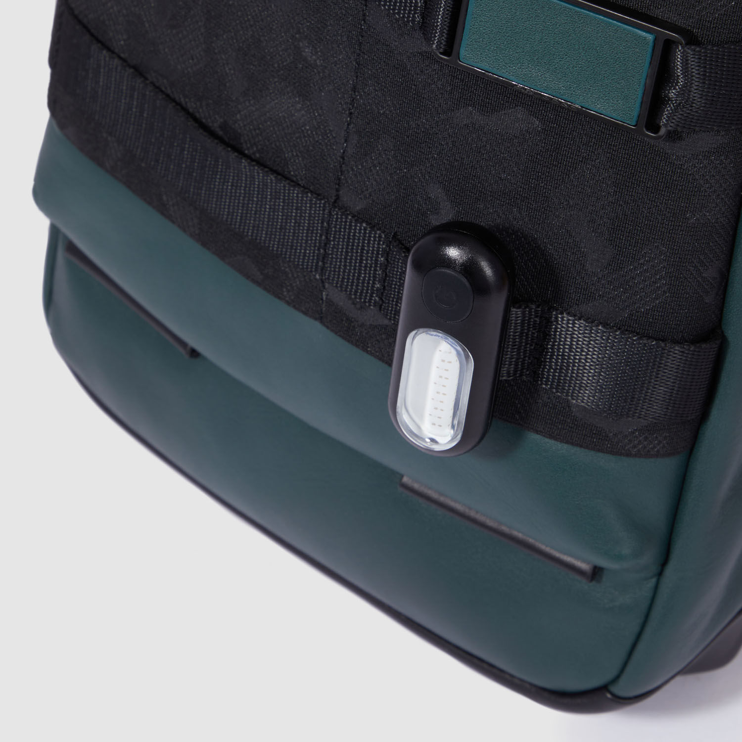 Piquadro FXP Modulare Leder-Umhängetasche für iPad® Schwarz