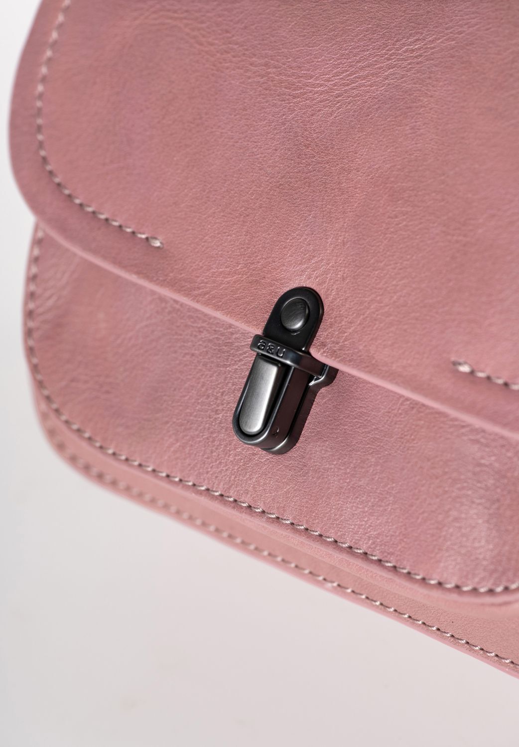 aunts & uncles Grandma's Luxury Club Mrs. Waffle Handtasche rose