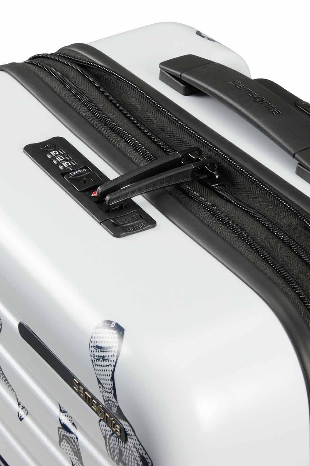 Samsonite Stackd Disney Trolley mit 4 Rollen Erweiterbar 55cm Marvel Comics Samsonite Stackd Disney Trolley mit 4 Rollen Erweiterbar 55cm Marvel Comics